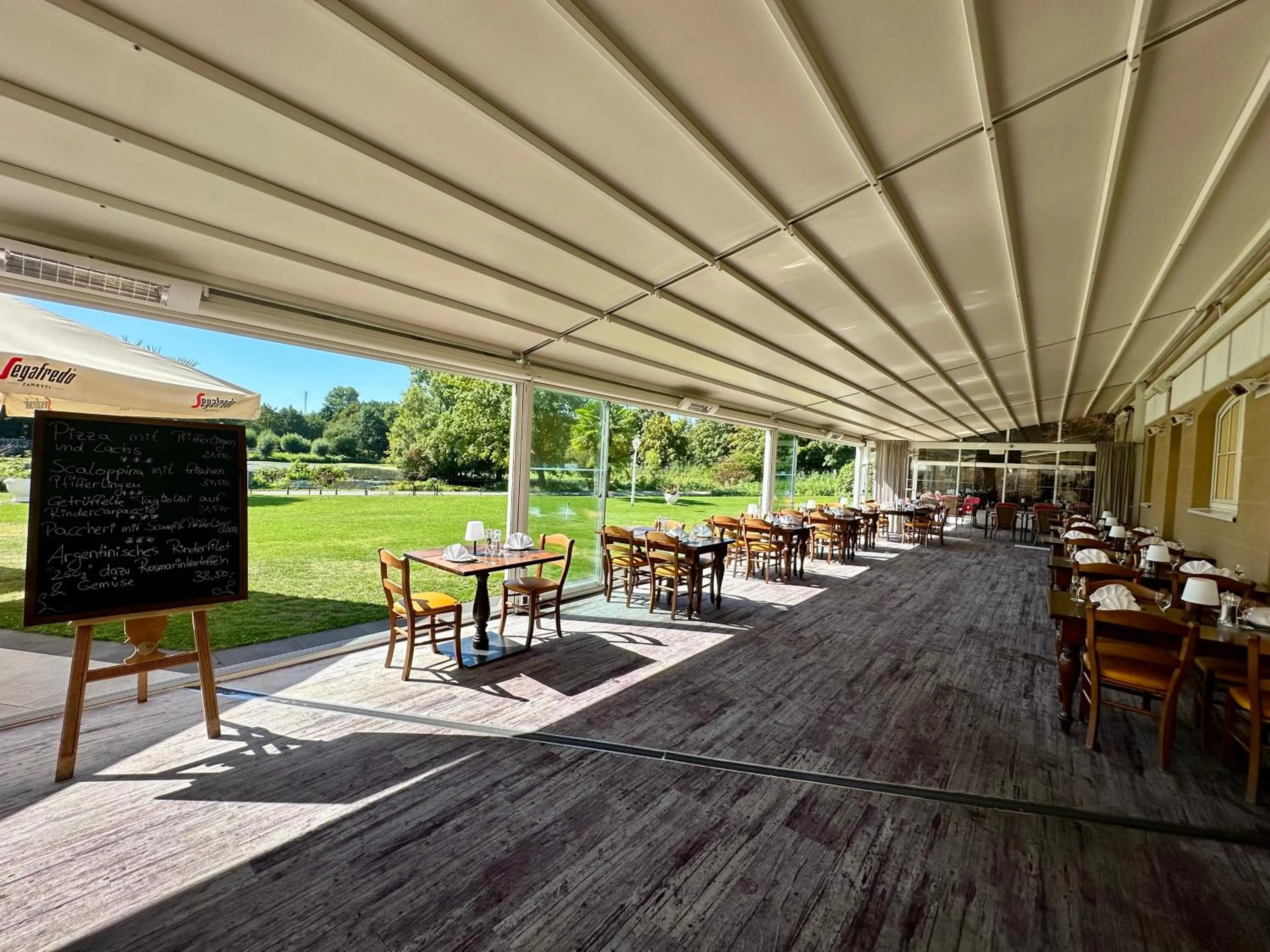 Restaurant/places to eat in Hotel Landhaus Milser