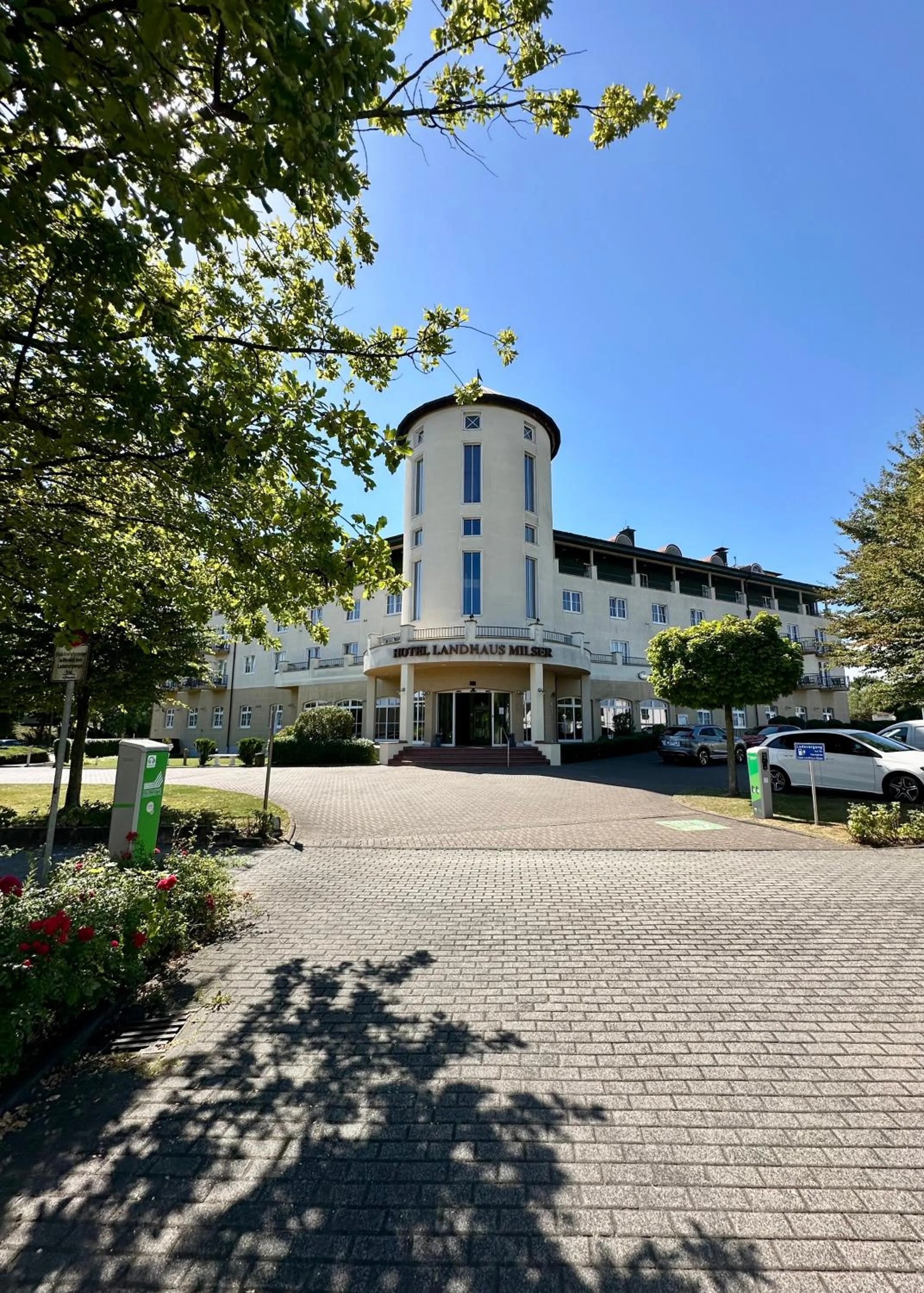 Facade/entrance in Hotel Landhaus Milser