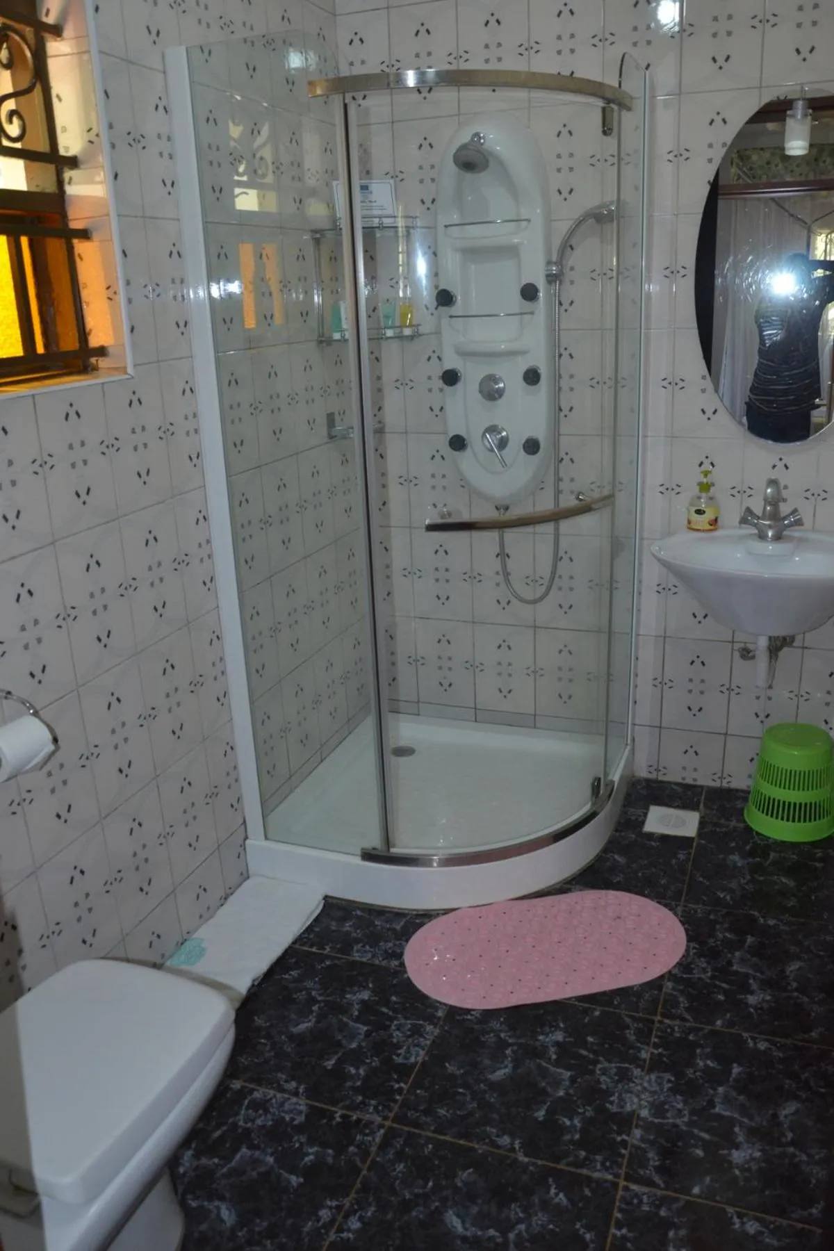 Sheevy"s Bed N Breakfast