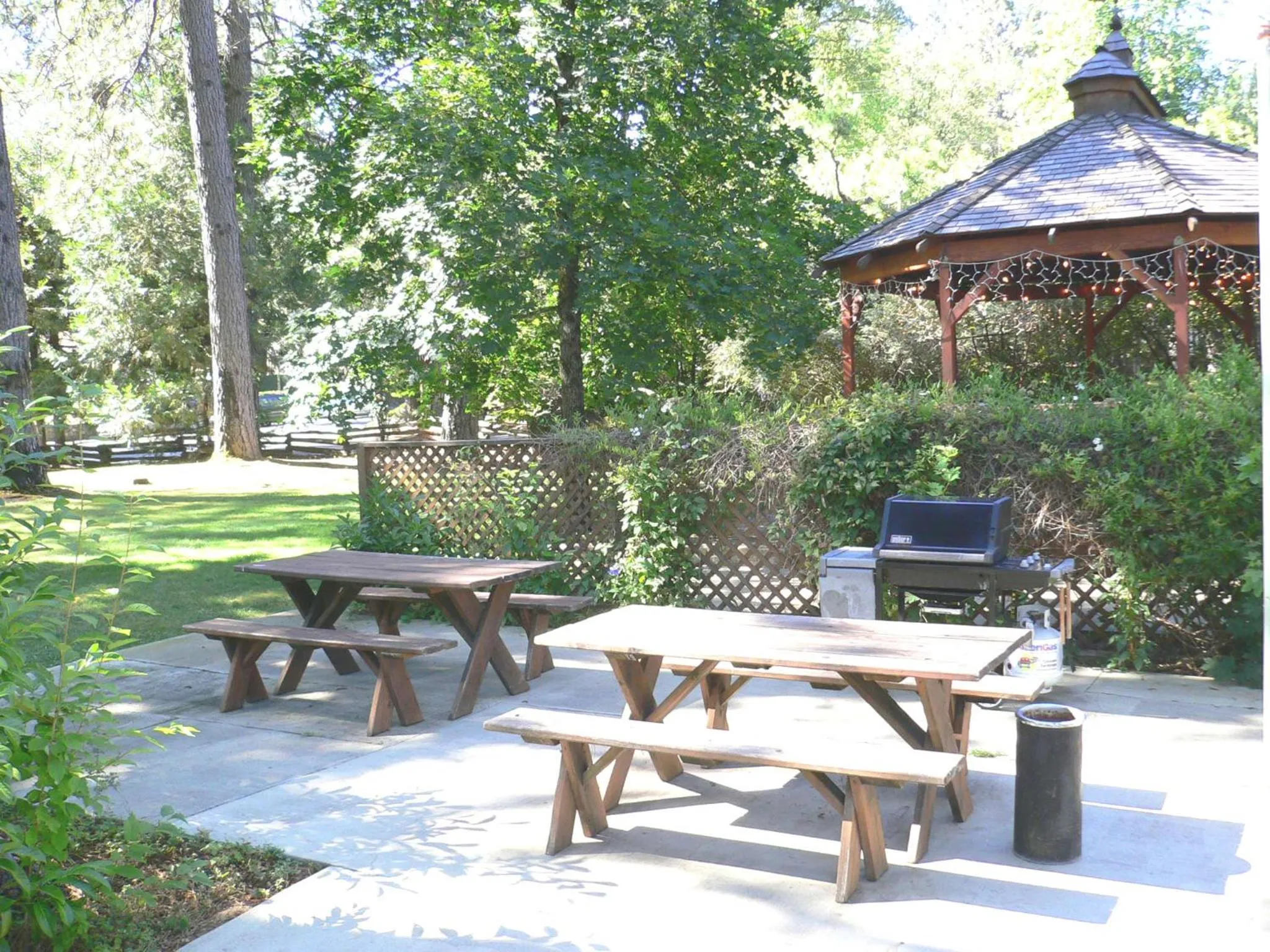 Seating area in Nevada City Inn