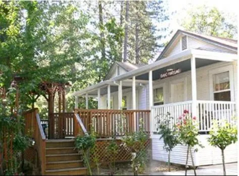 Property building in Nevada City Inn