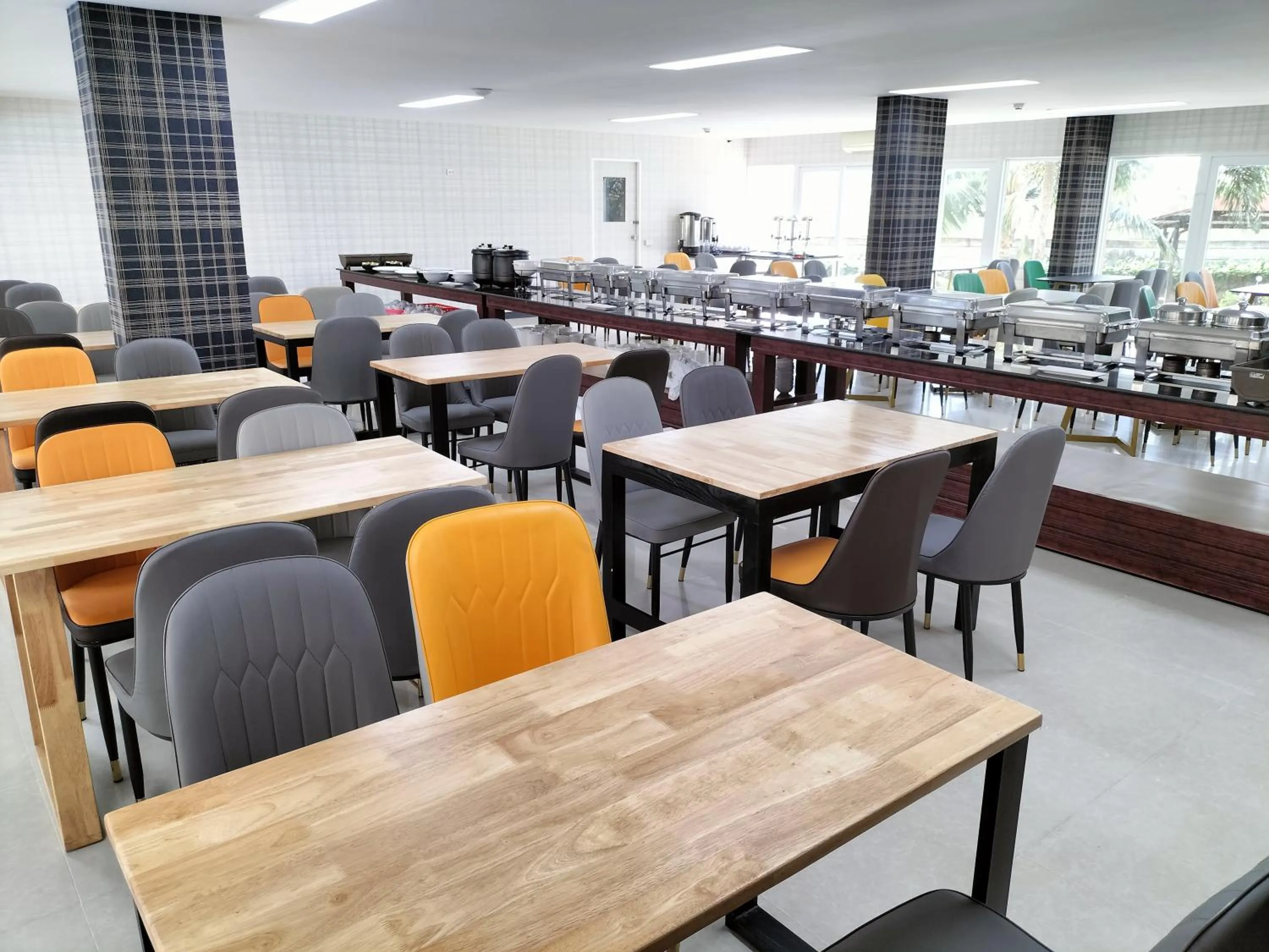 Restaurant/places to eat in H2DO Hotel