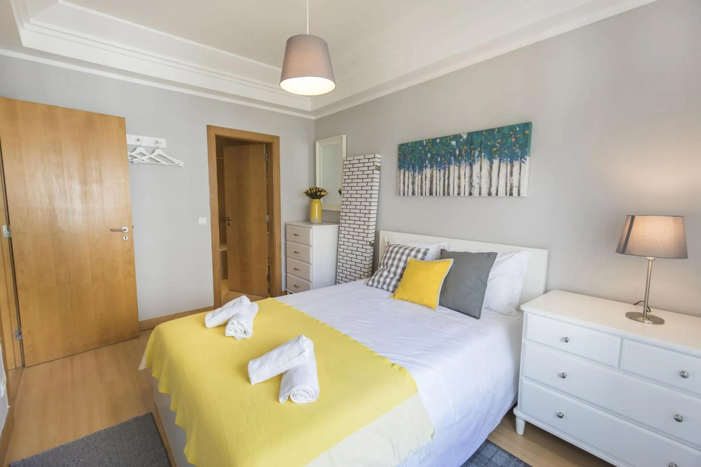 Other, Bed in LovelyStay - Charming Marques Flat