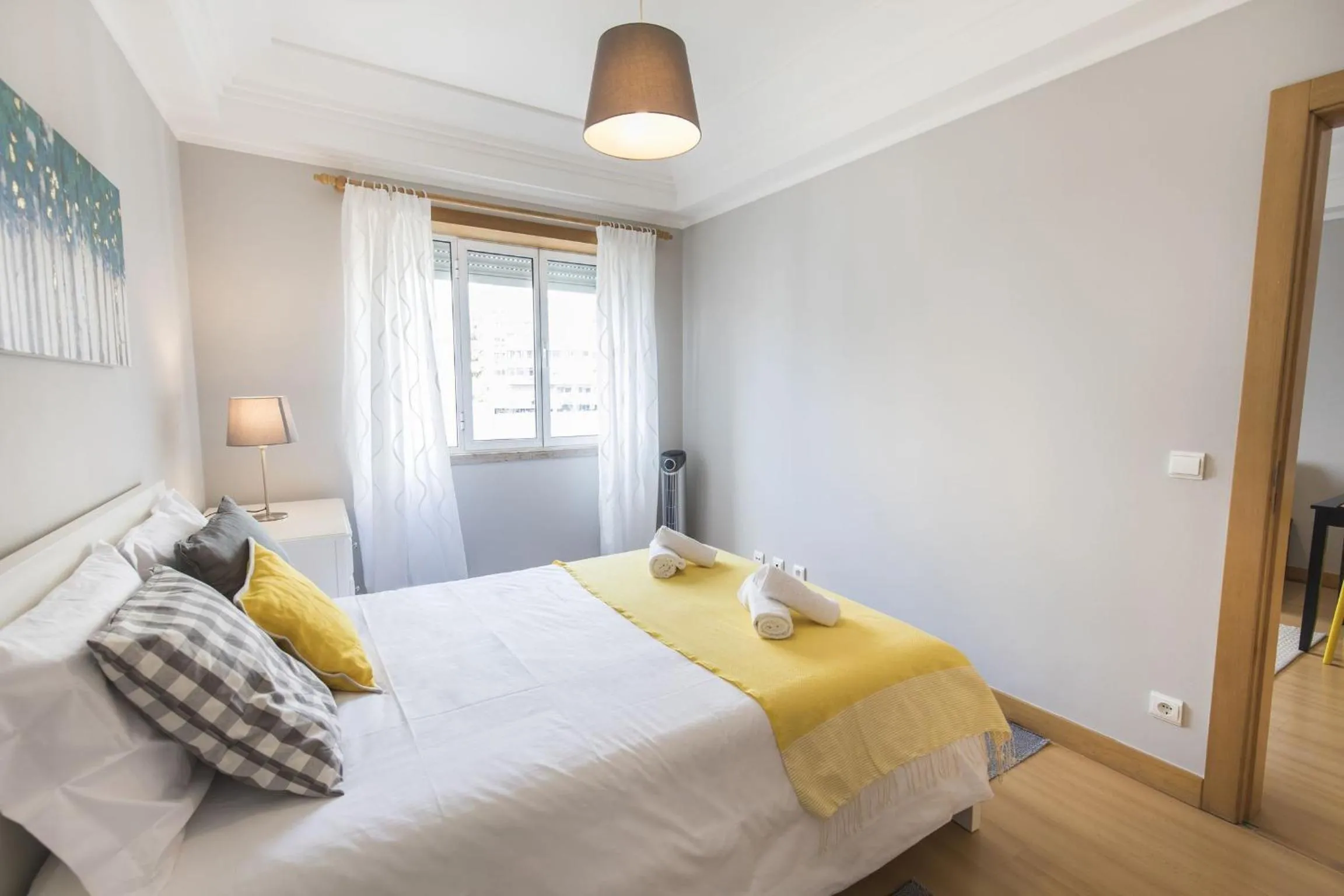 Bed in LovelyStay - Charming Marques Flat
