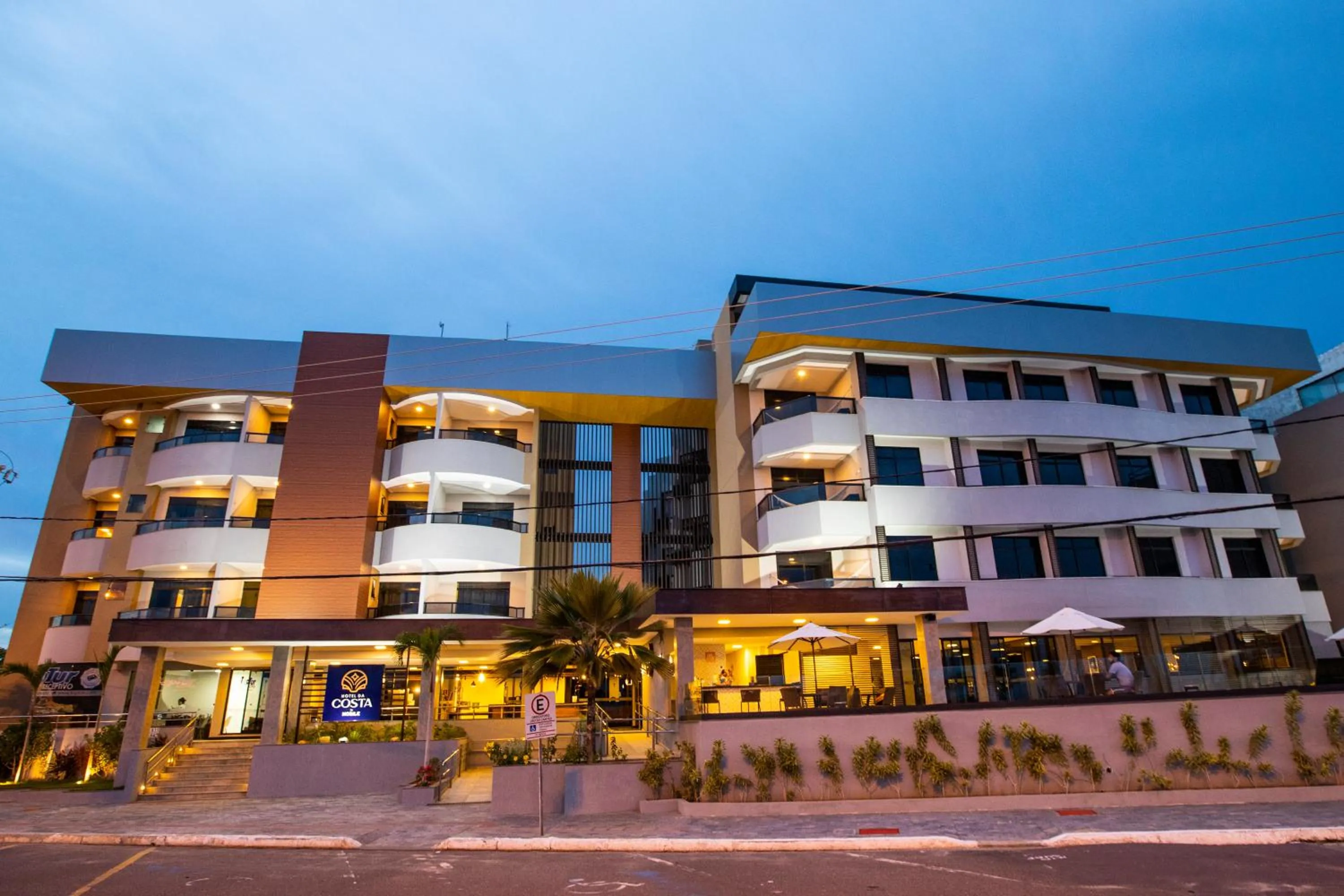Facade/entrance in Hotel da Costa By Nobile