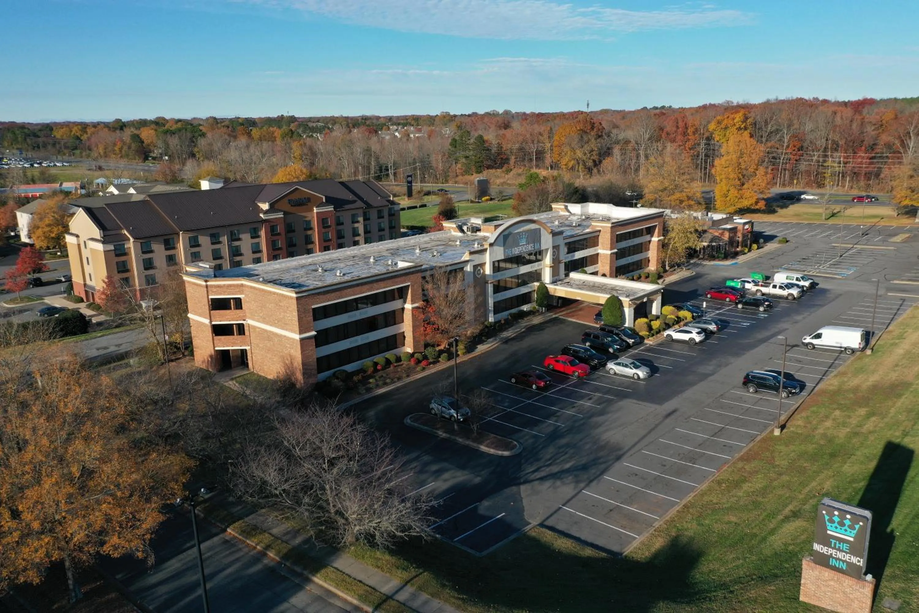 Property building in The Independence Inn - Charlotte Matthews