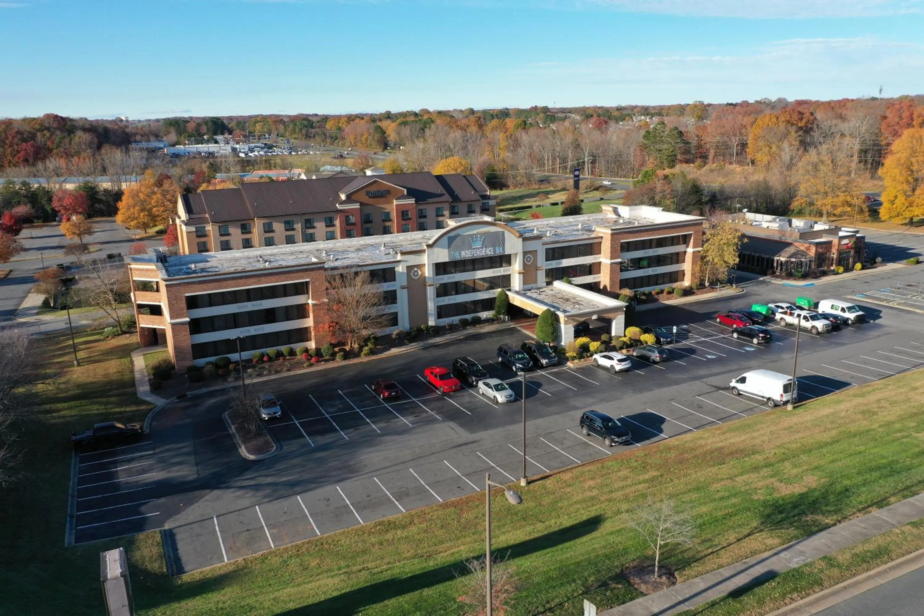 Property building in The Independence Inn - Charlotte Matthews