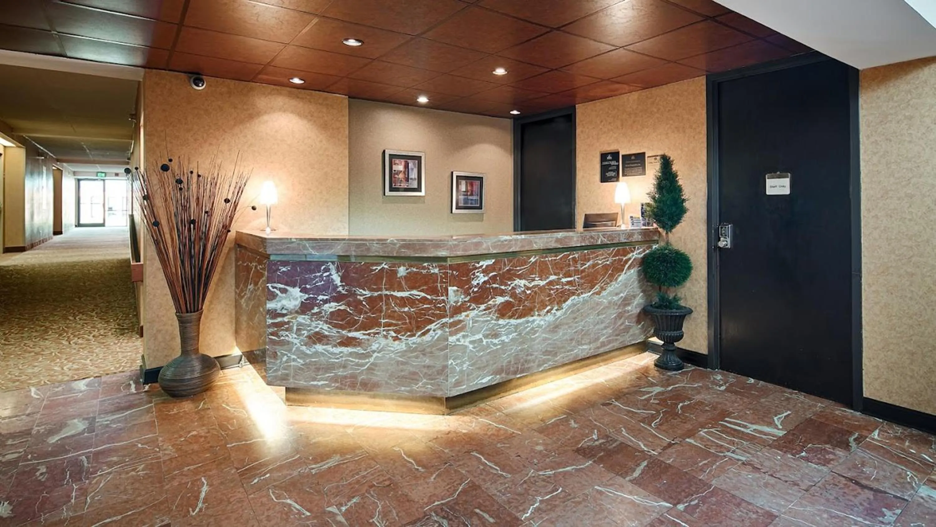 Lobby or reception in SureStay by Best Western Charlotte Matthews