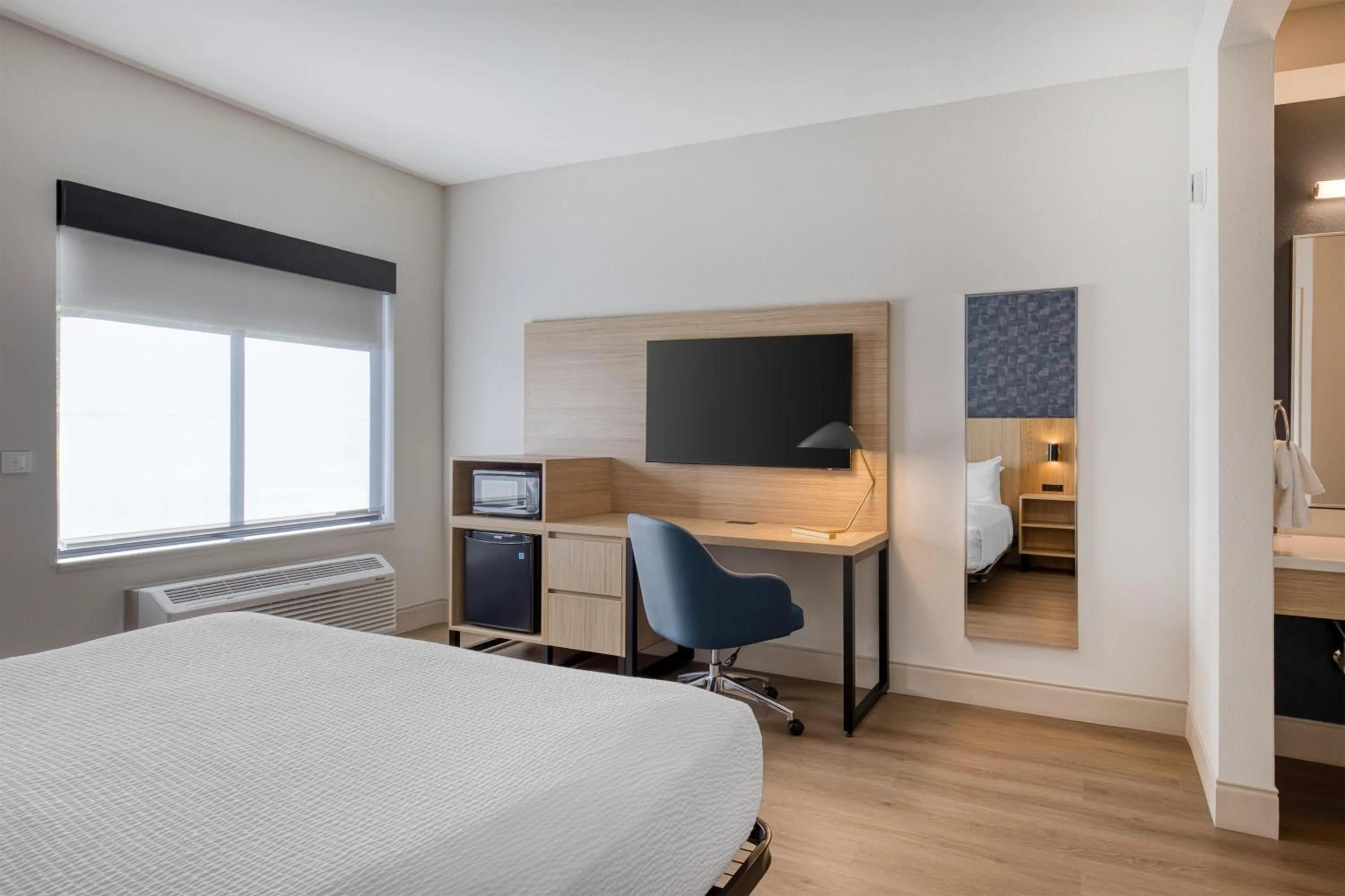 Bedroom, Bed in Best Western Byron Center