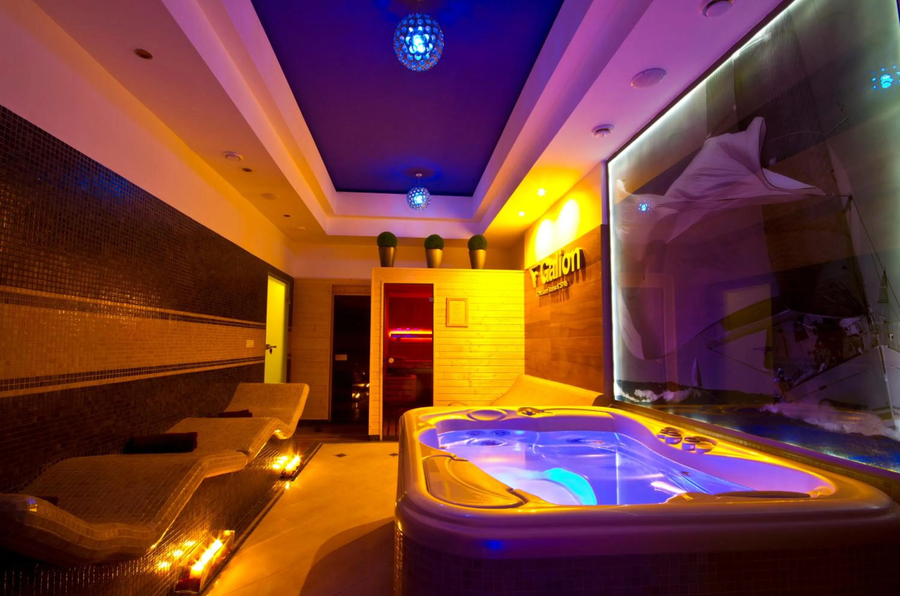 Hot Tub in Hotel Galion