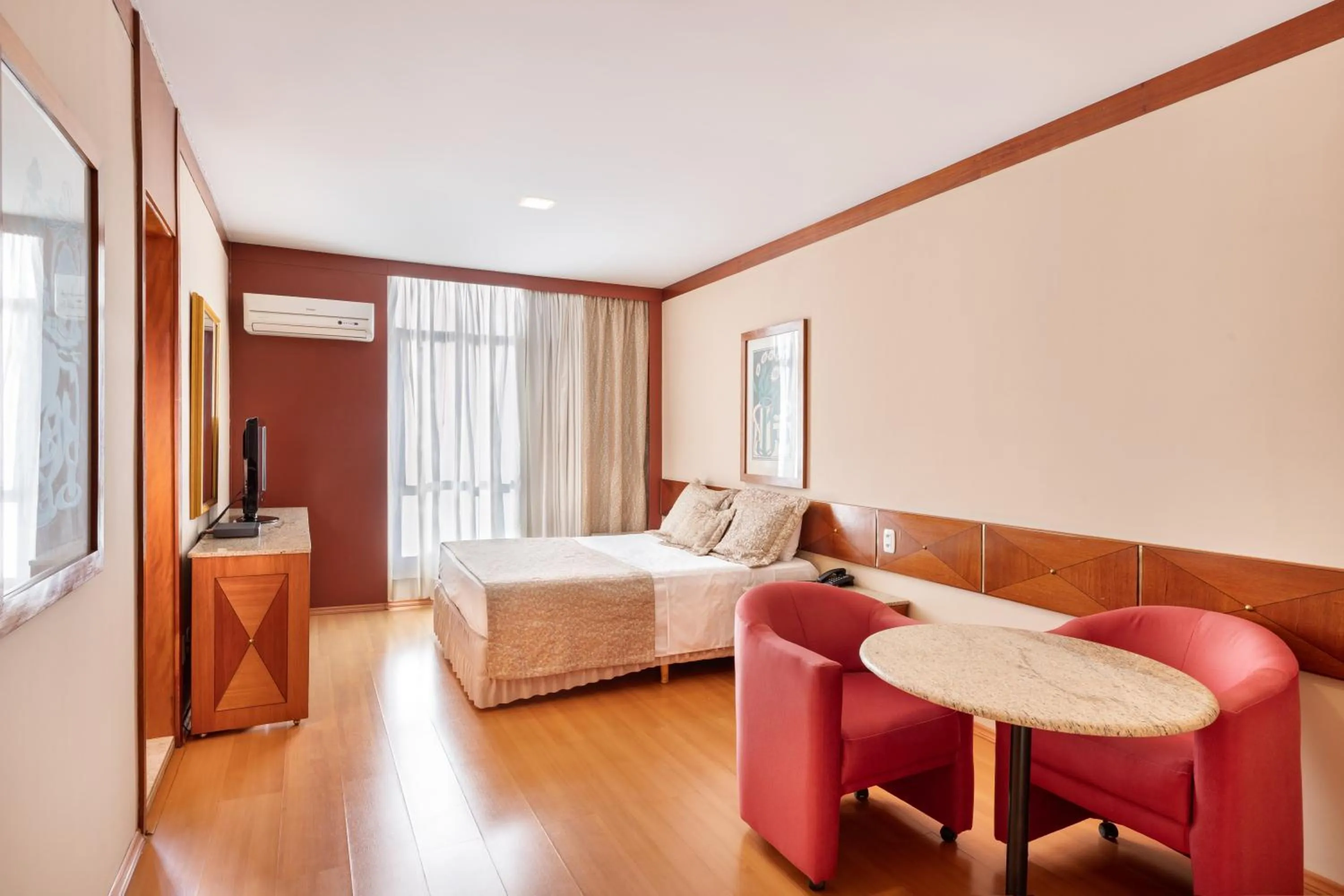 Bed in Hotel Crystal