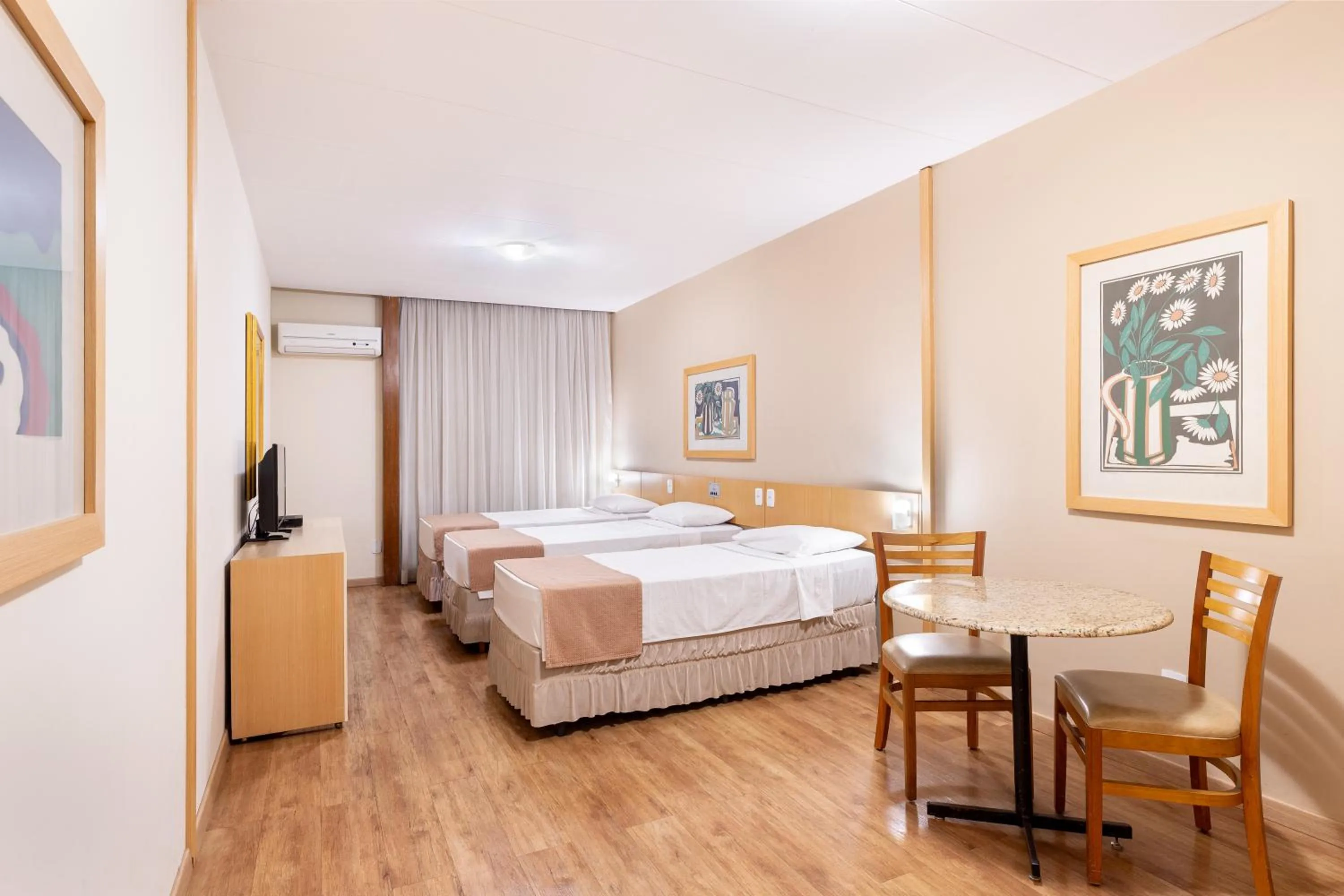 Bed in Hotel Crystal