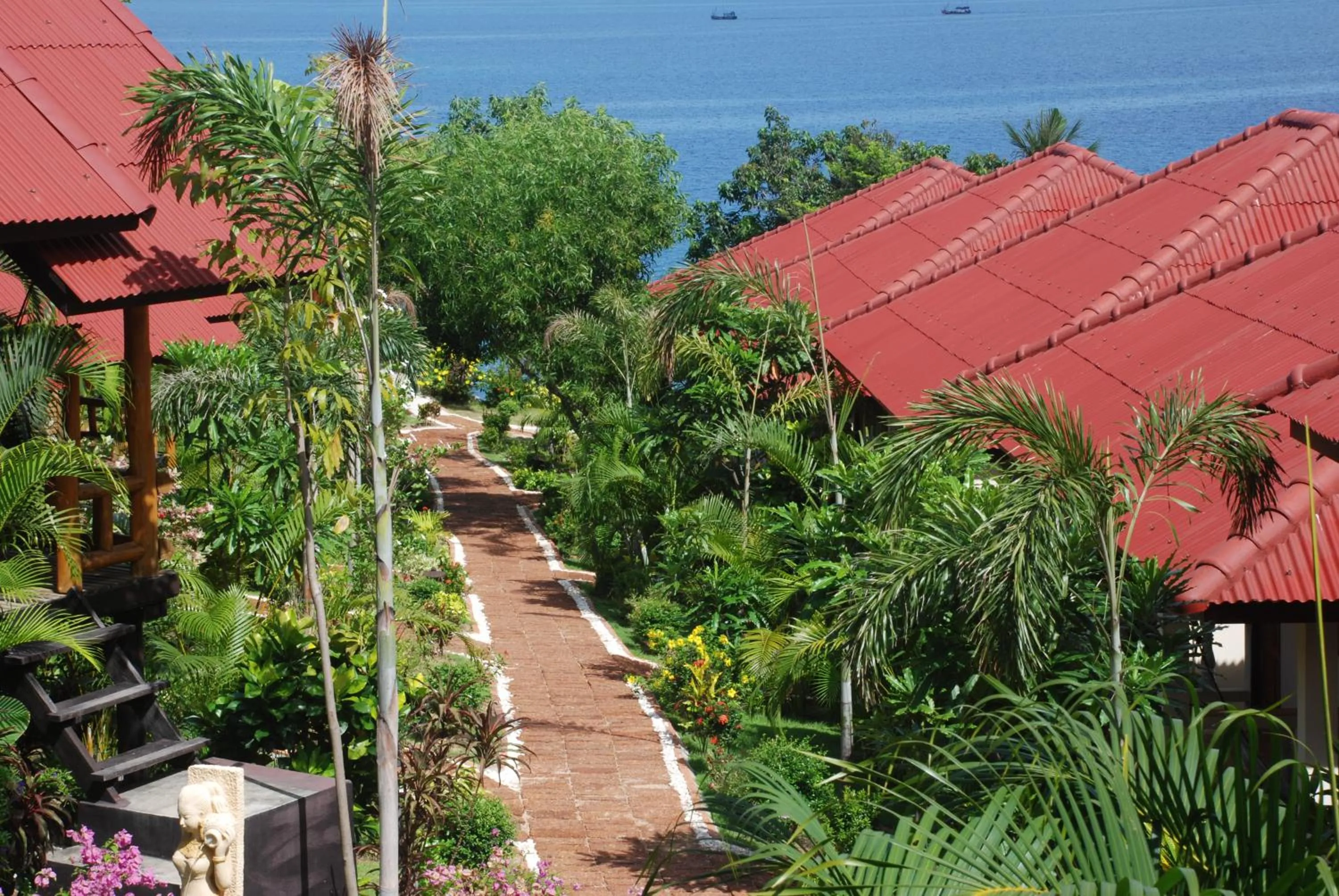 Facade/entrance in Bounty Resort