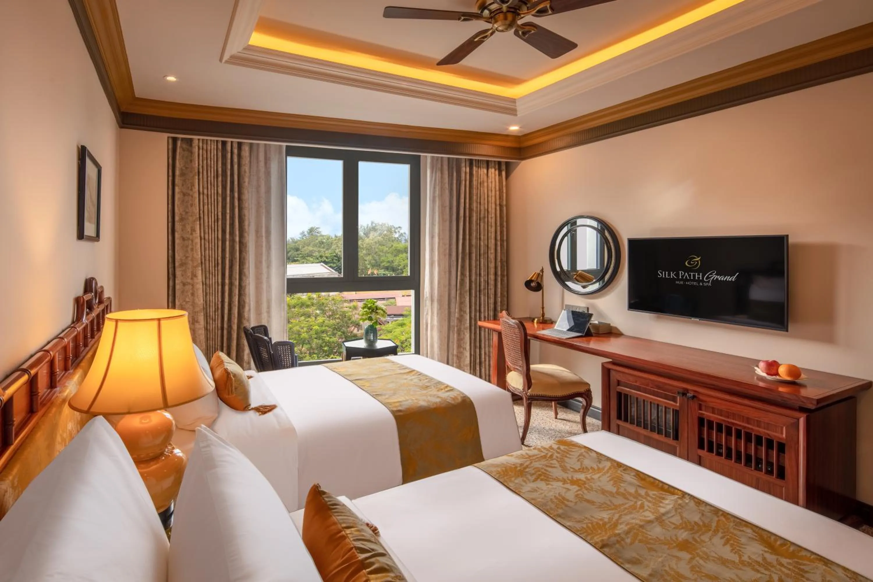 Bed in Silk Path Grand Hue Hotel