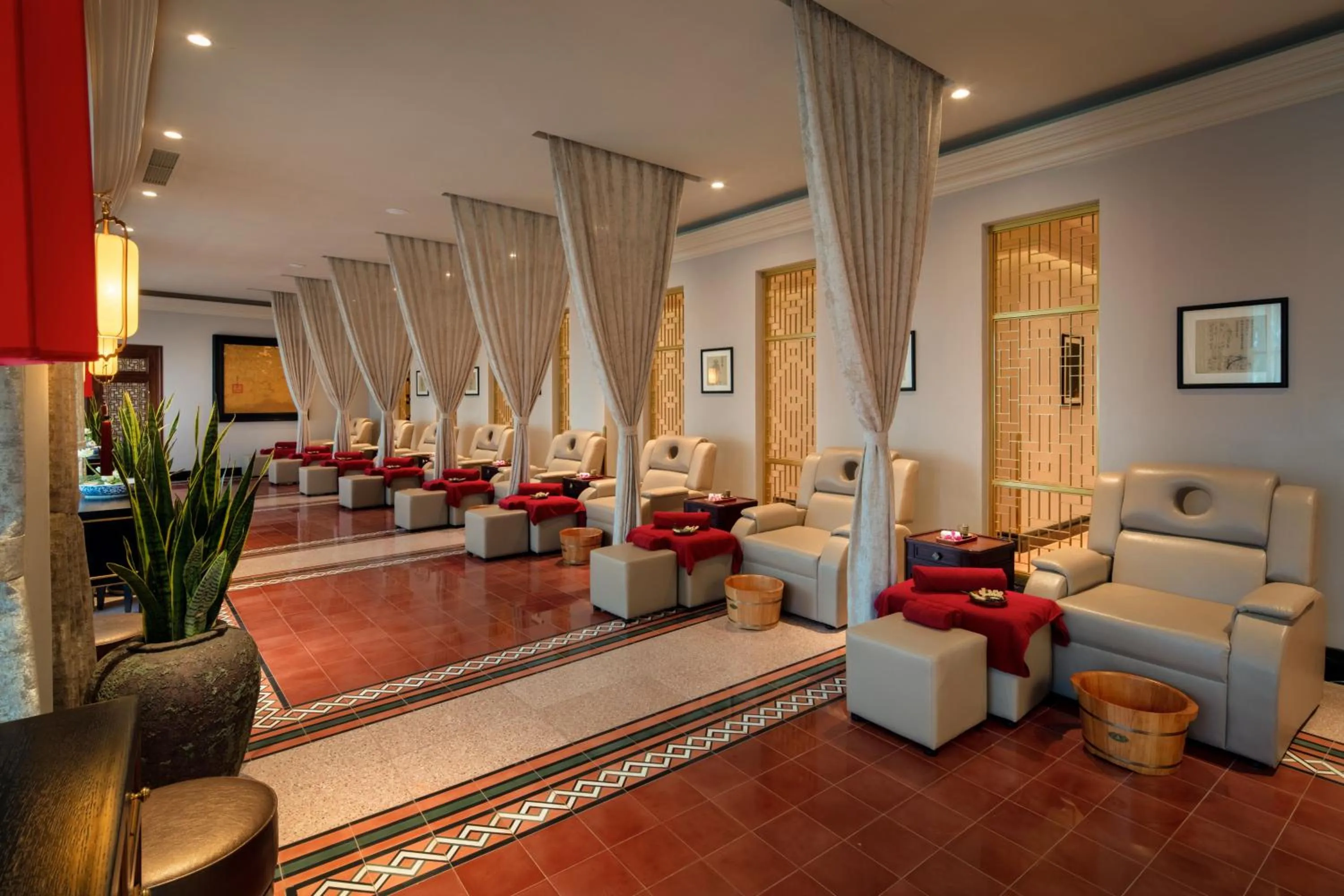 Massage in Silk Path Grand Hue Hotel