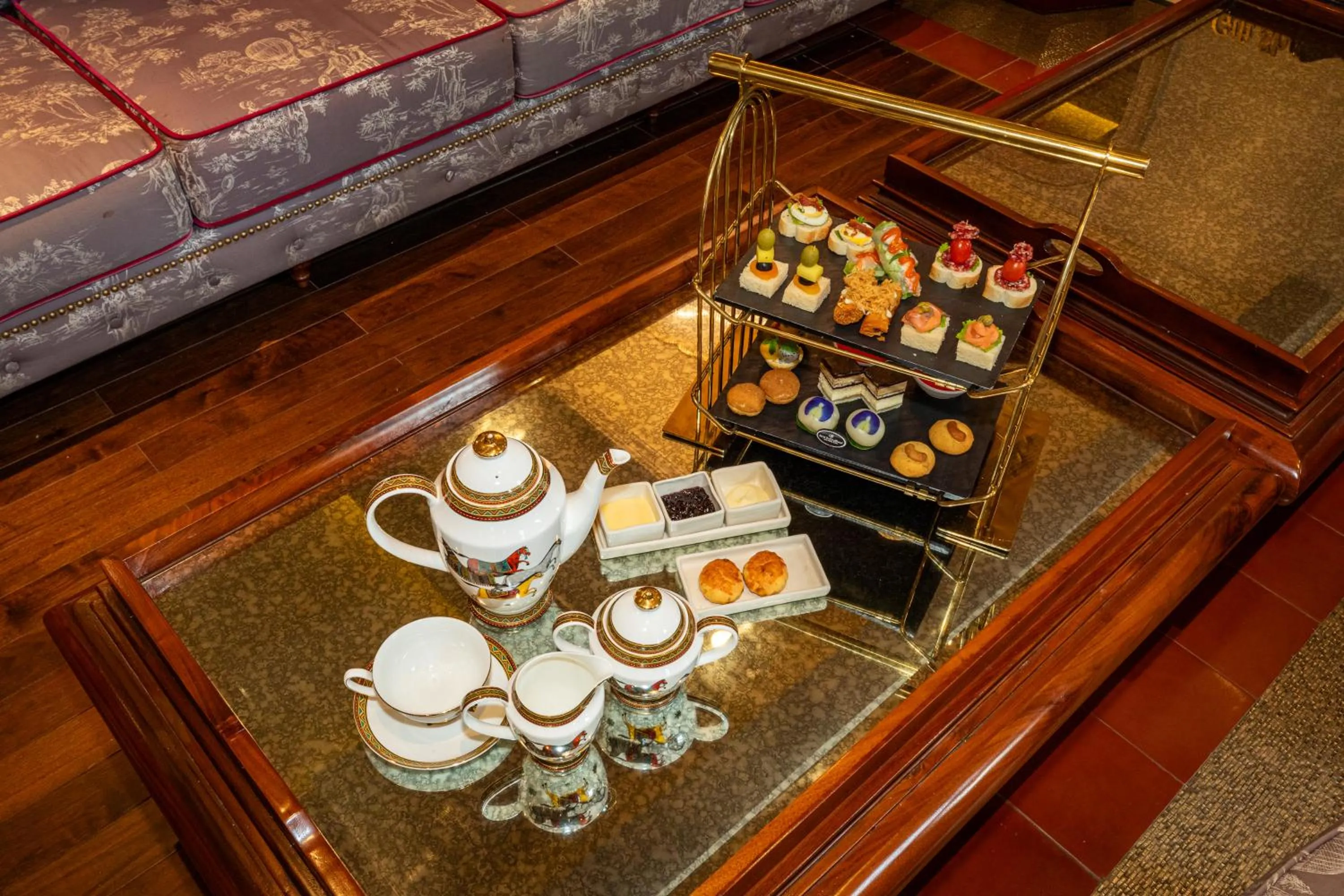 Food and drinks in Silk Path Grand Hue Hotel