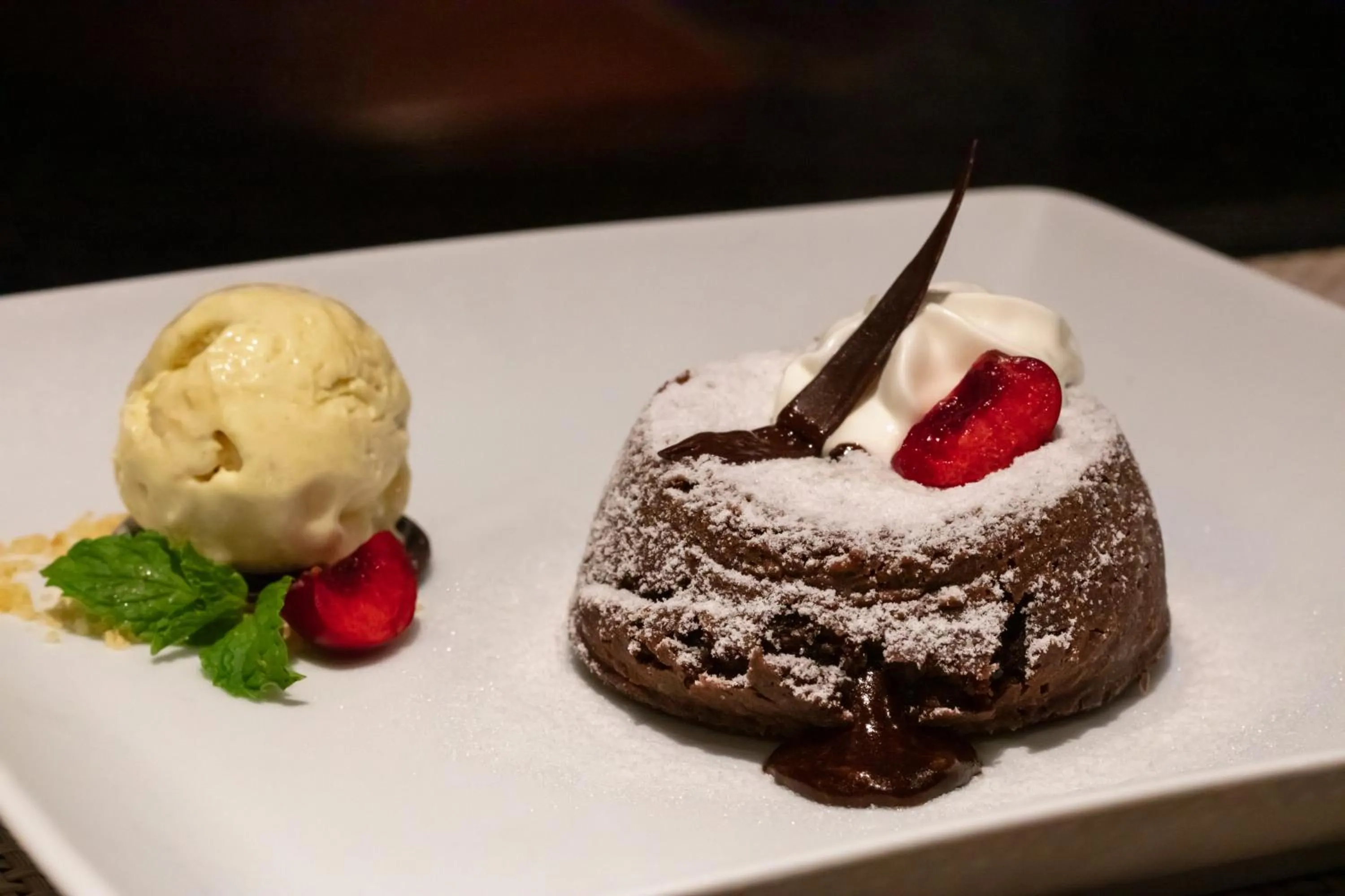 Food and drinks in Silk Path Grand Hue Hotel