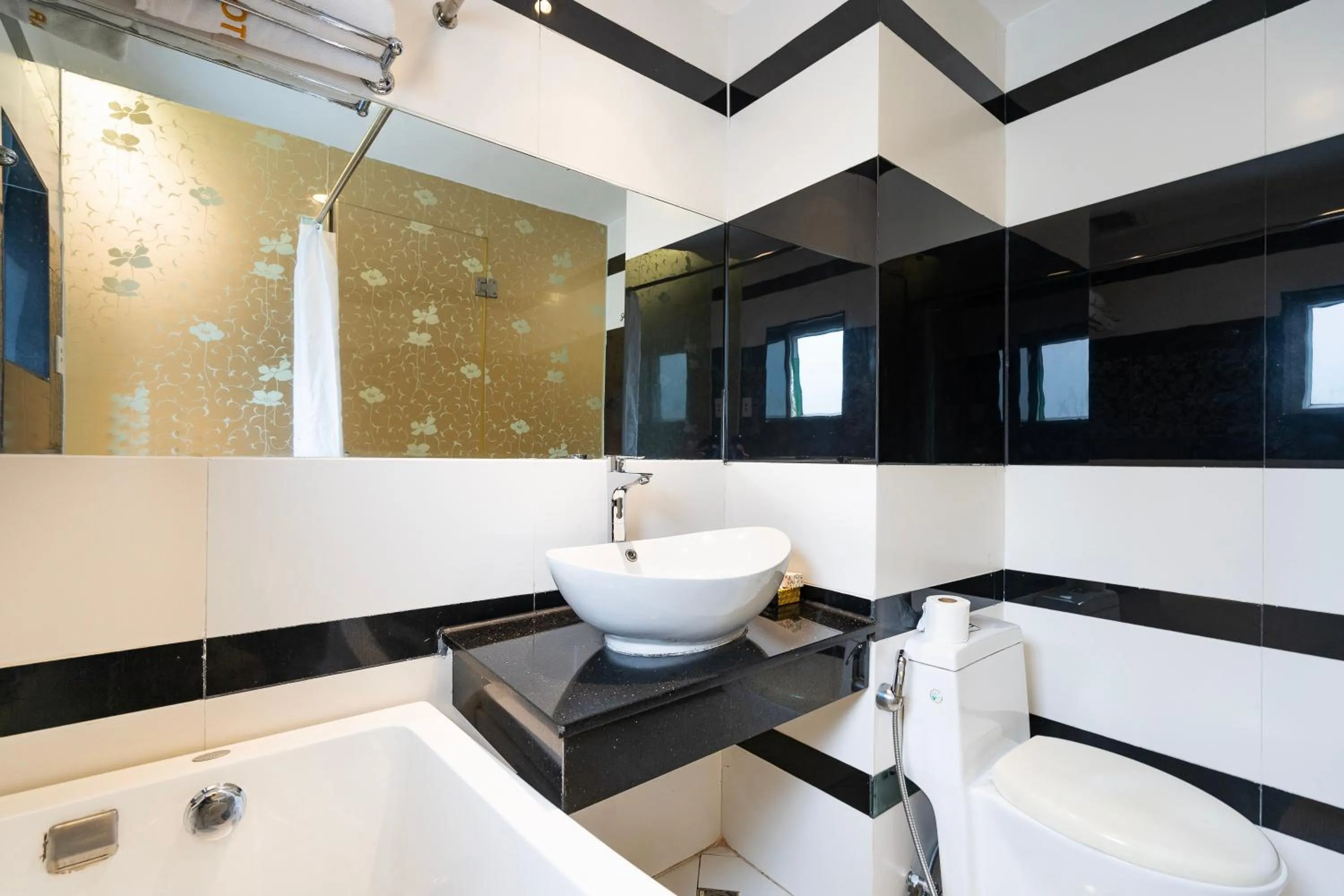 Bathroom in Golden Star Hotel