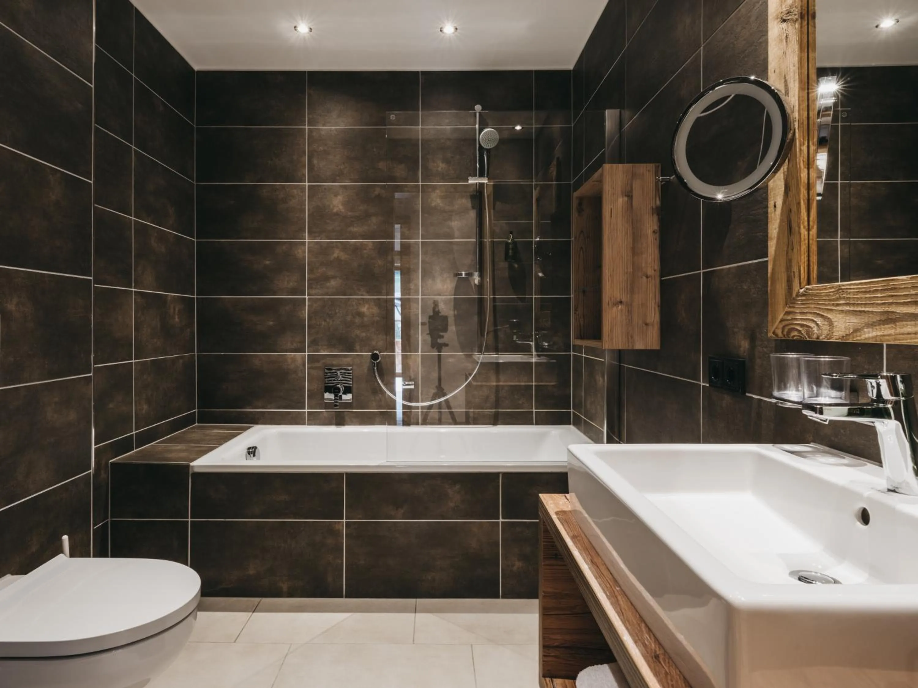 Shower in VAYA St Zeno Serfaus