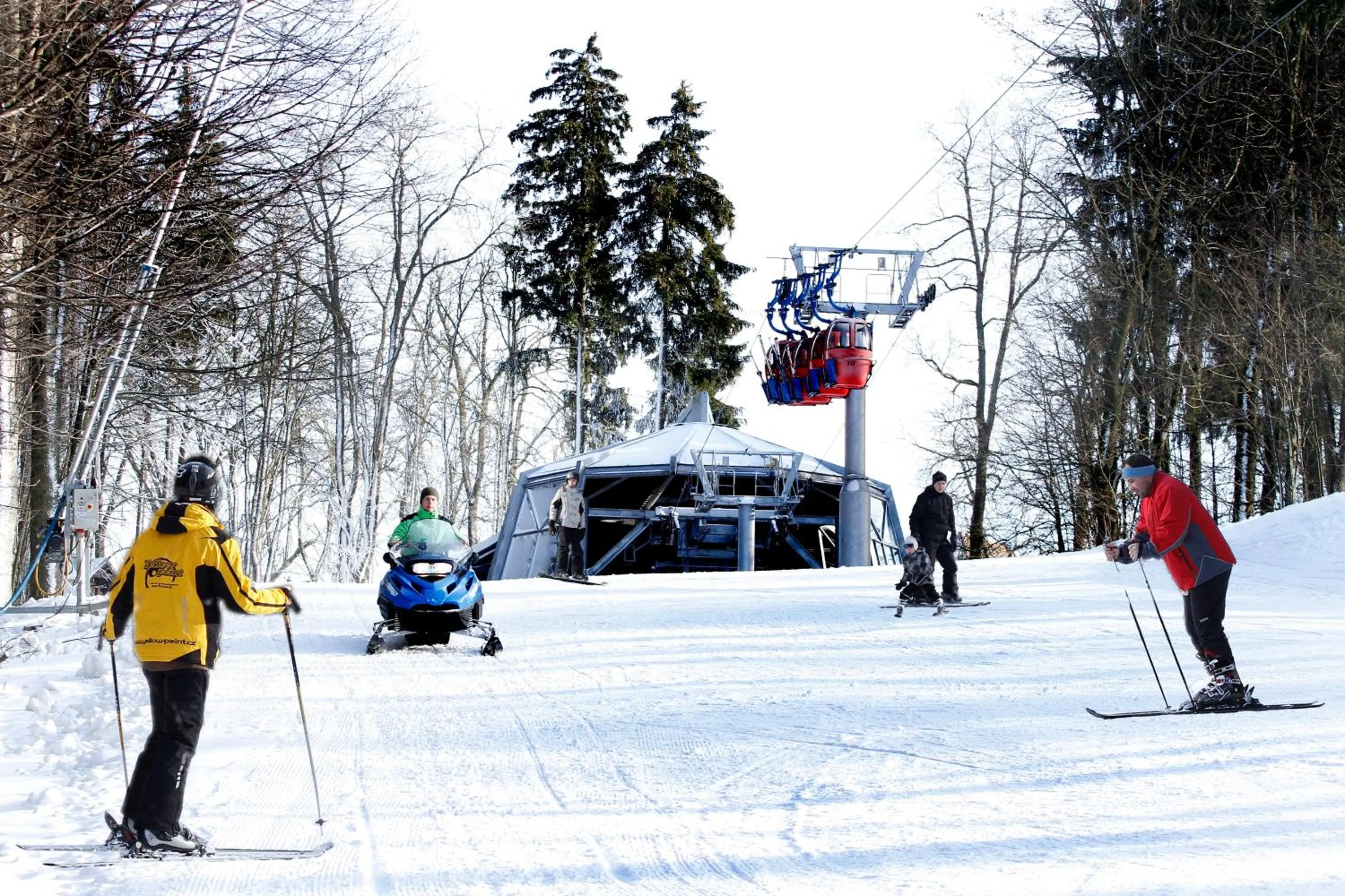 Skiing in Hotel Krakonoš