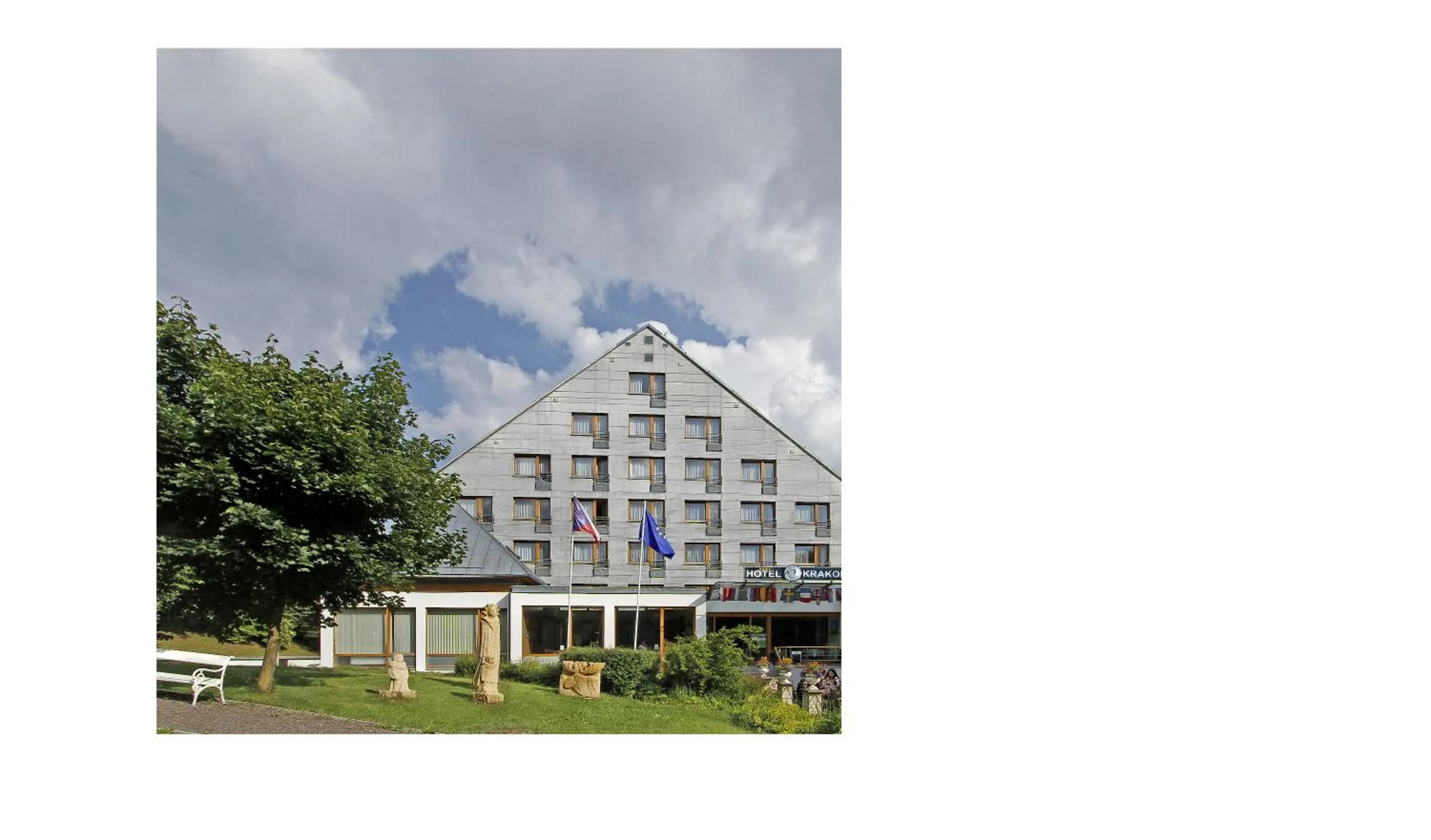 Facade/entrance in Hotel Krakonoš
