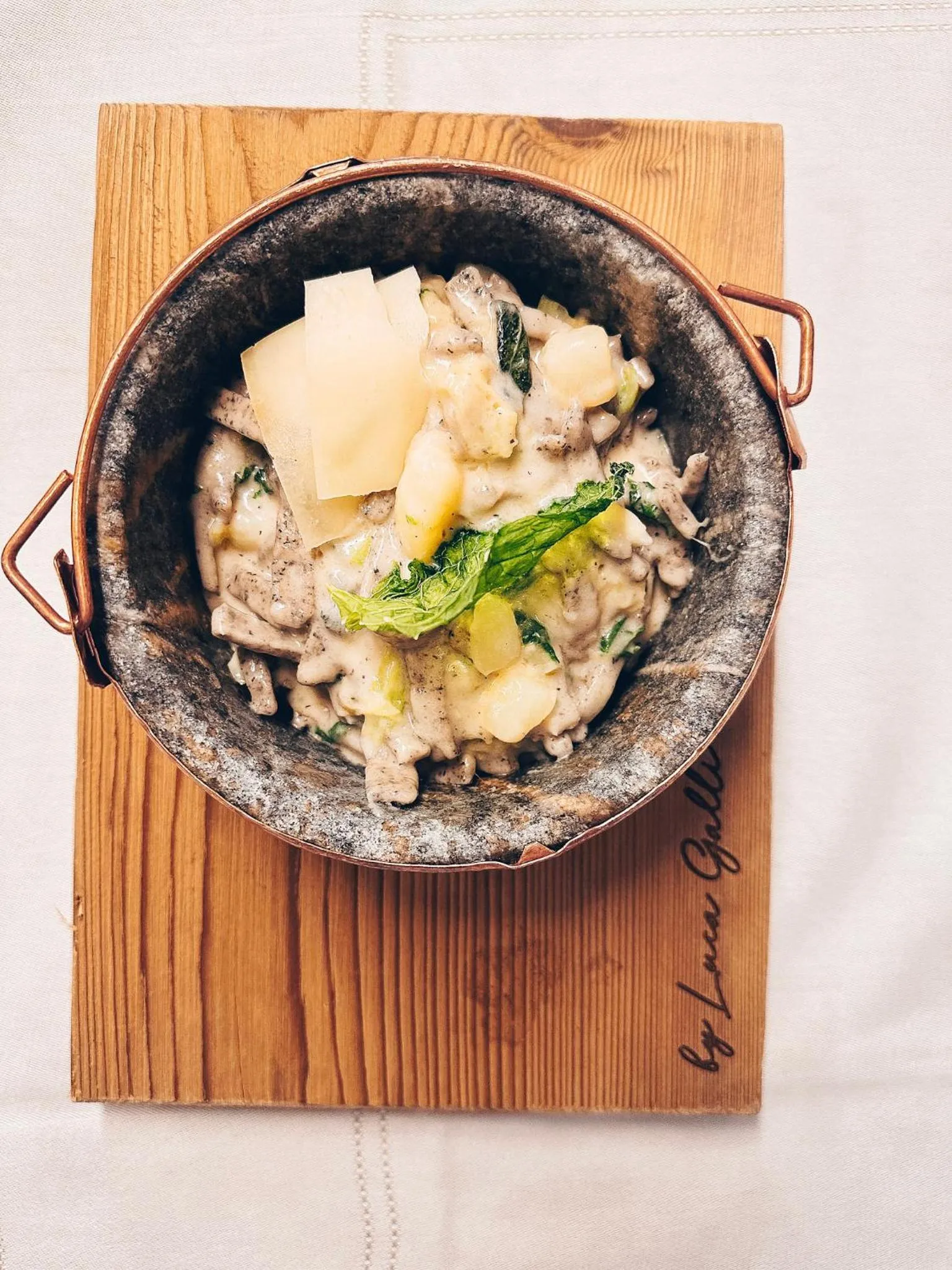 Restaurant/places to eat in Hotel Flora