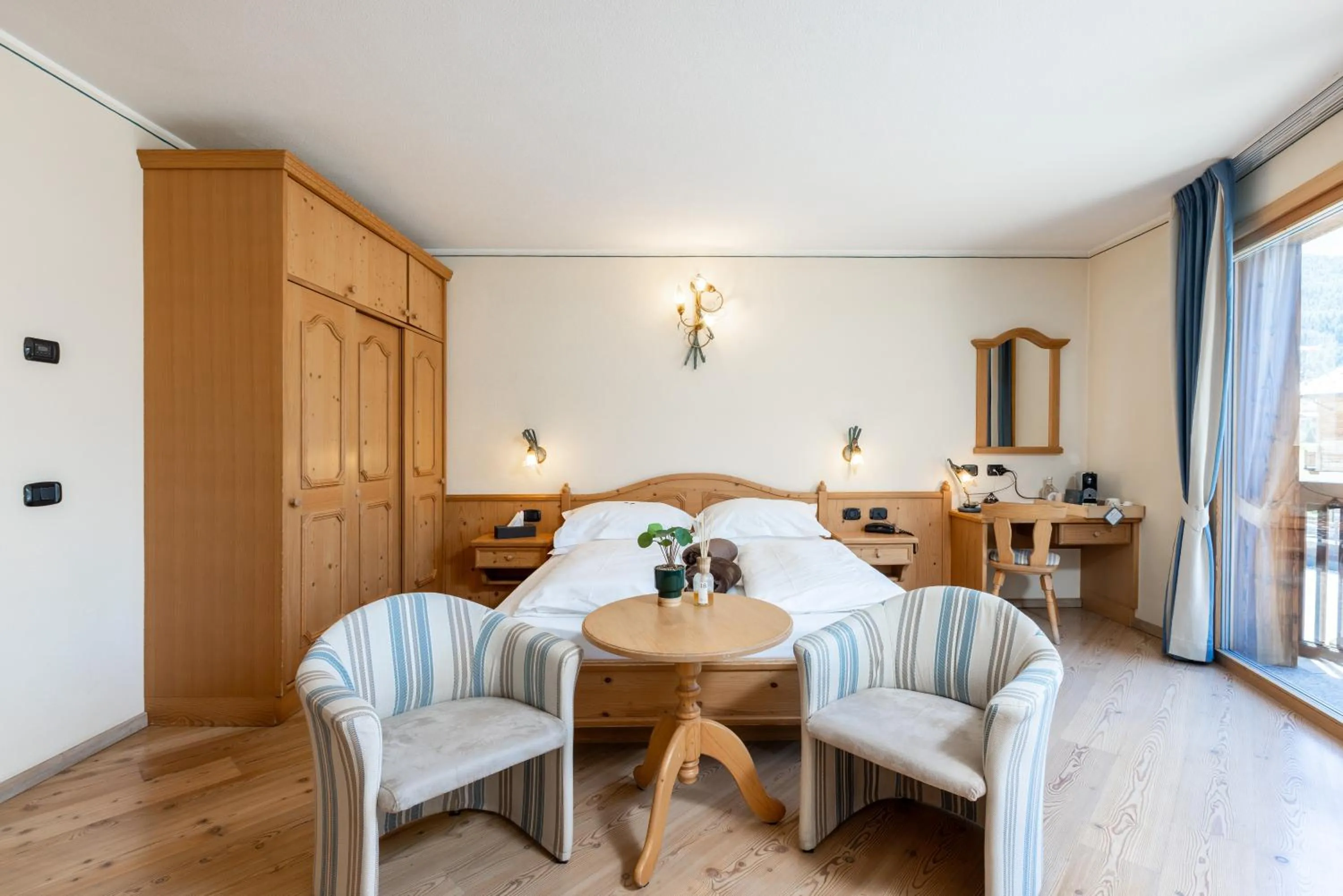 Bedroom, Bed in Hotel Flora