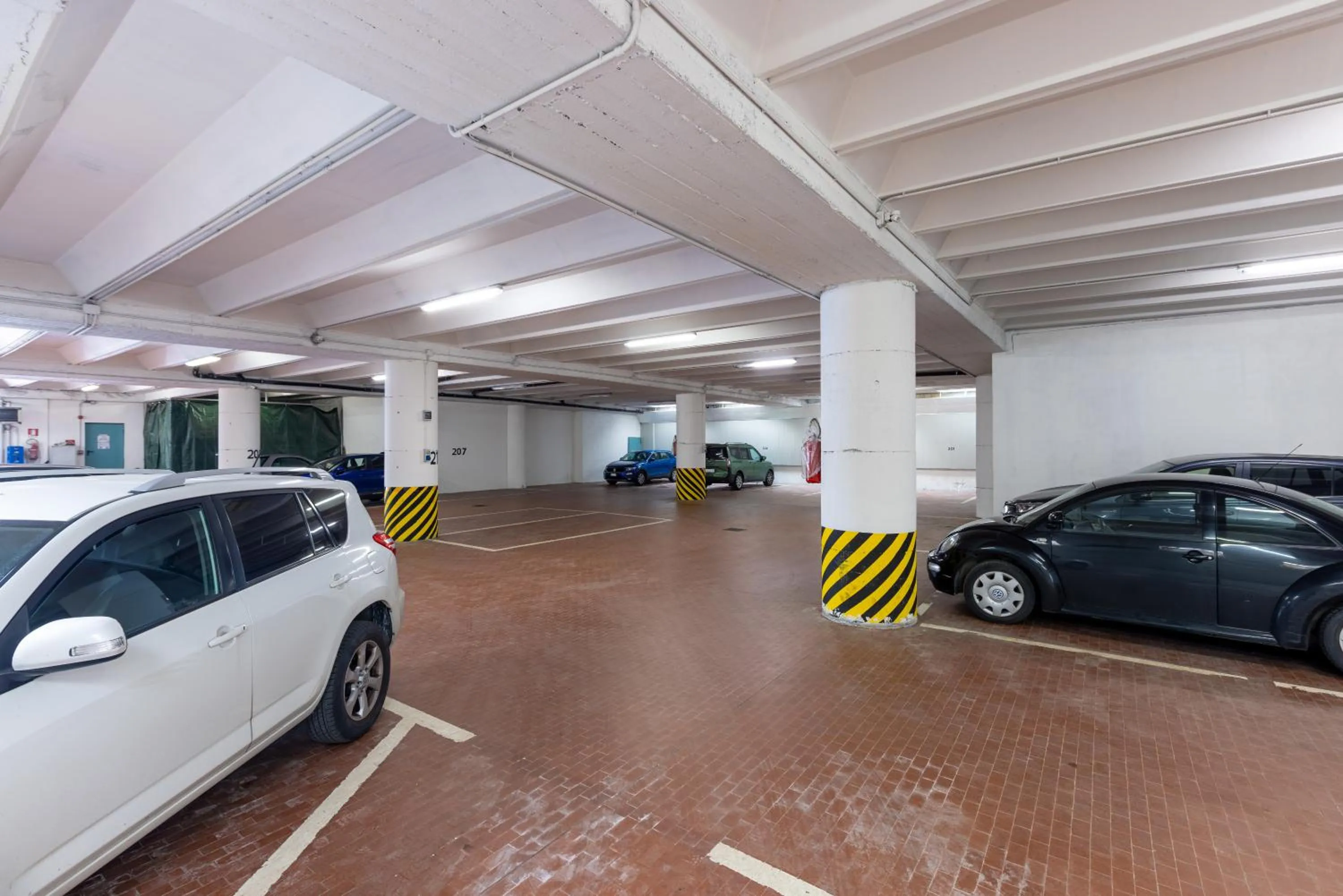 Parking in Hotel Flora