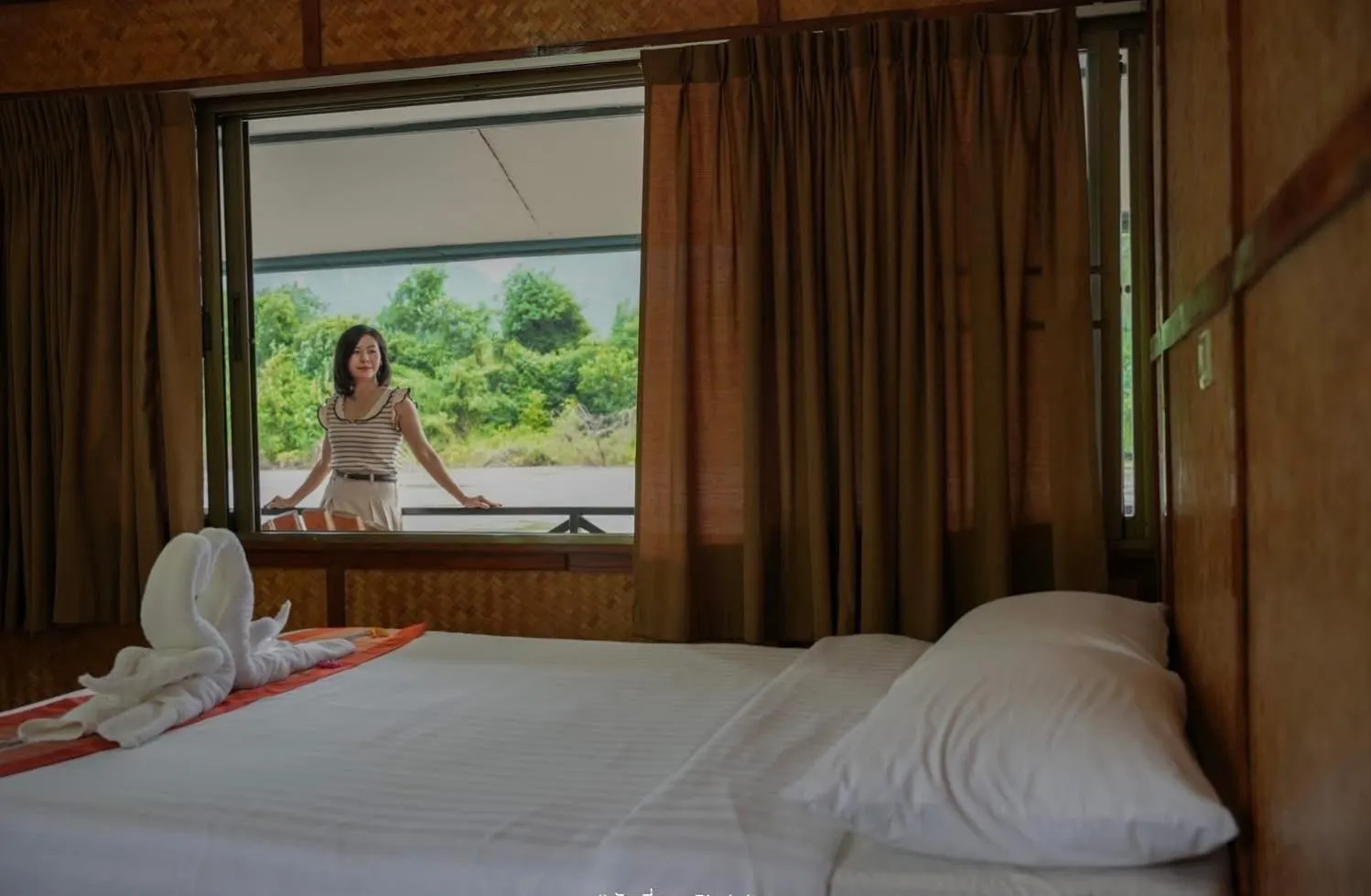 Bed in Pung-Waan Resort