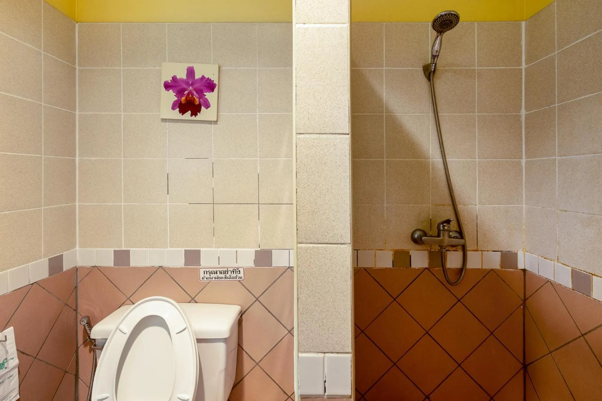 Shower in Pung-Waan Resort & Spa