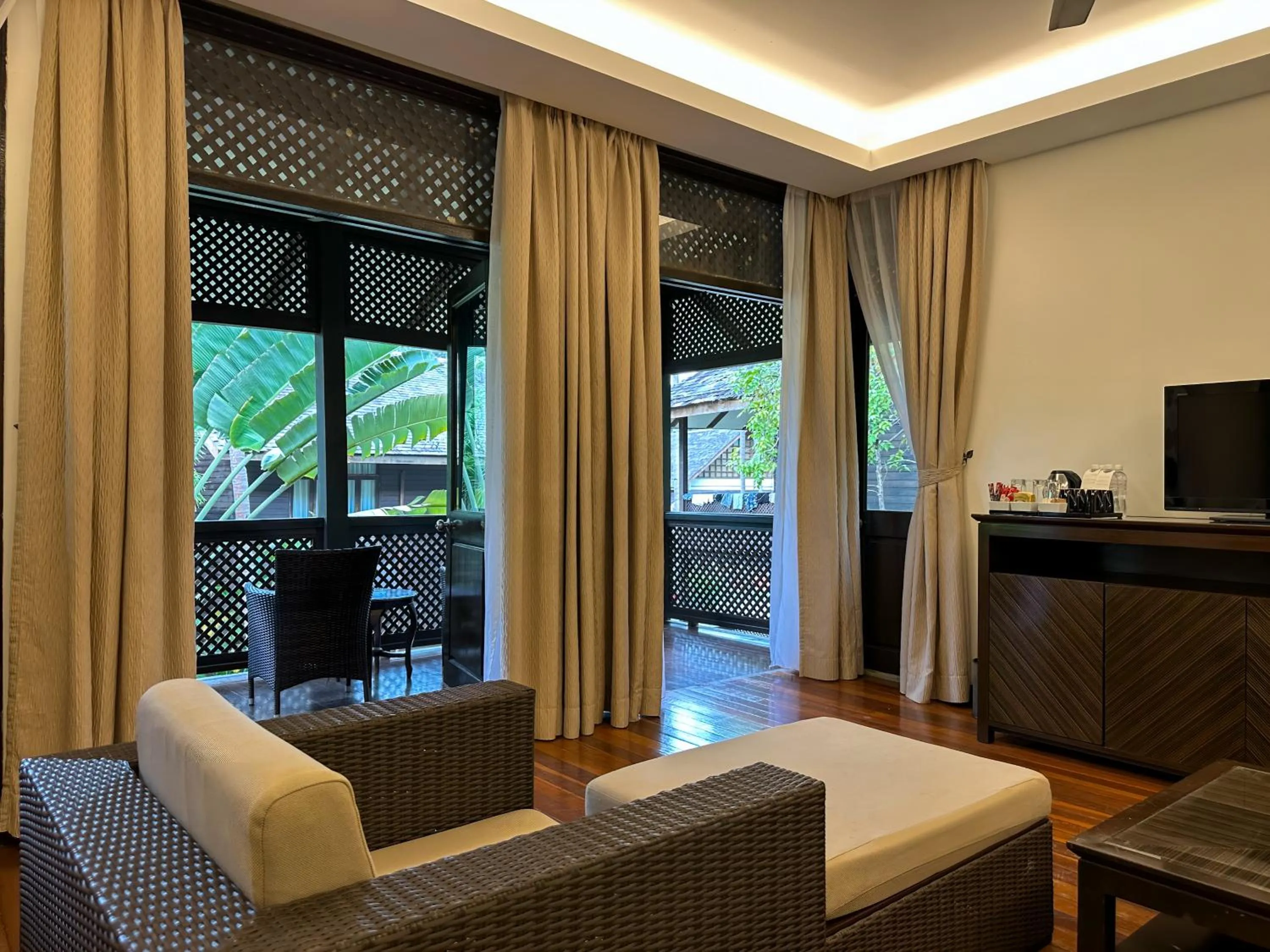 Living room, Bed in Rebak Island Resort & Marina, Langkawi 大自然 野生动物与美食爱好者的天堂