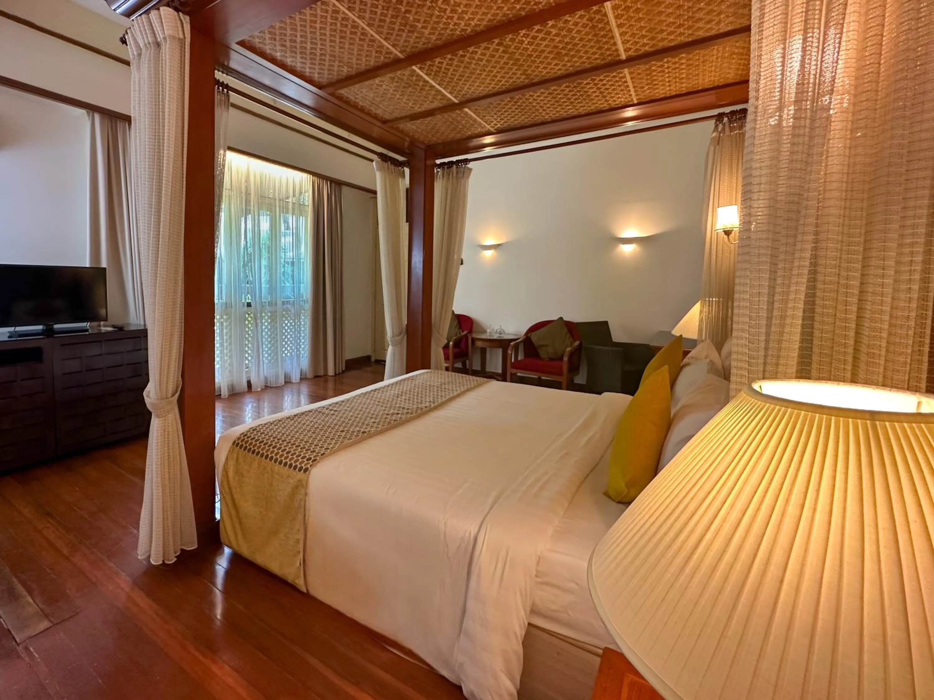 Bed in Rebak Island Resort & Marina, Langkawi 大自然 野生动物与美食爱好者的天堂