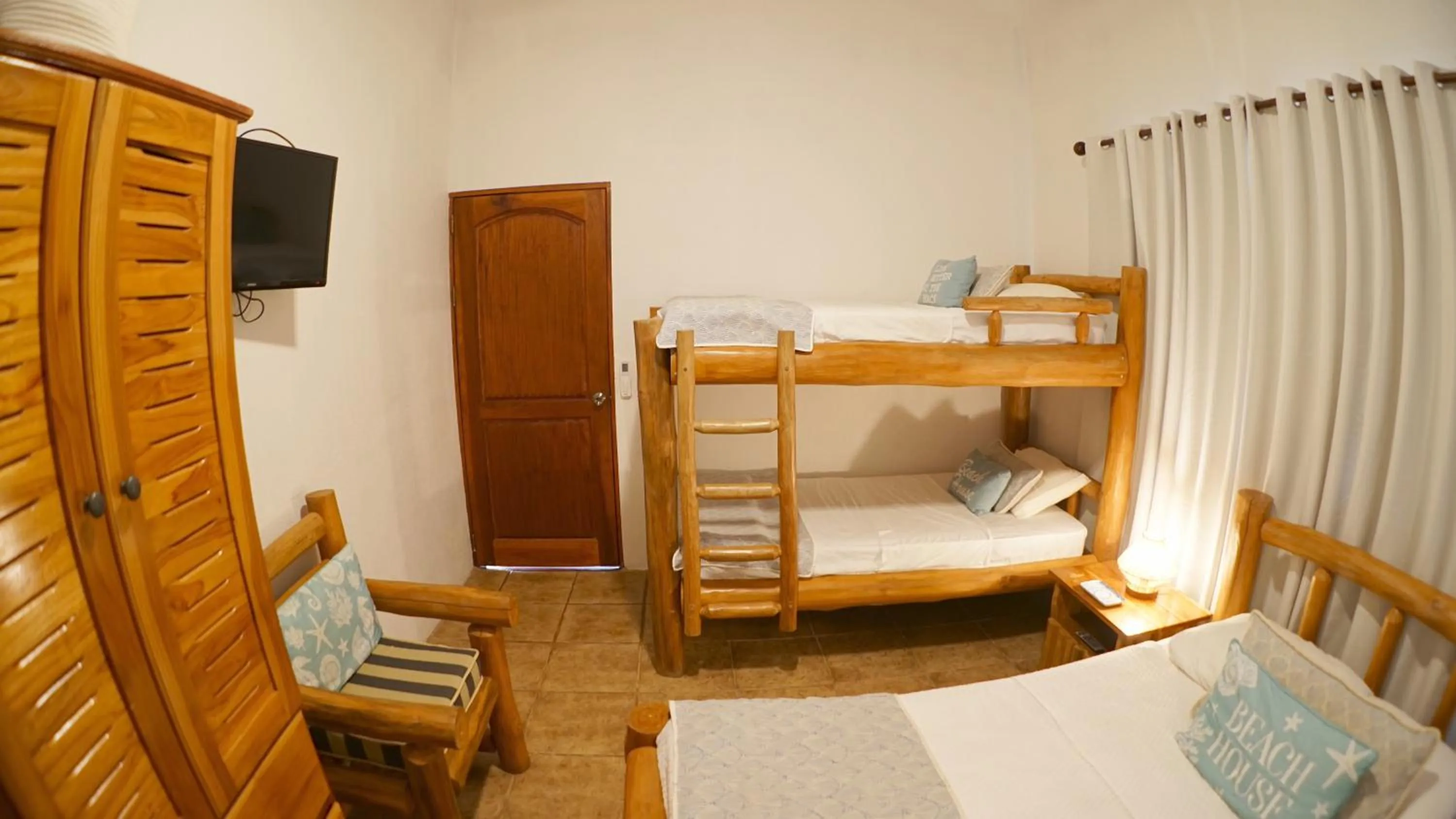 Photo of the whole room, Bed in Villas Welcome to Heaven