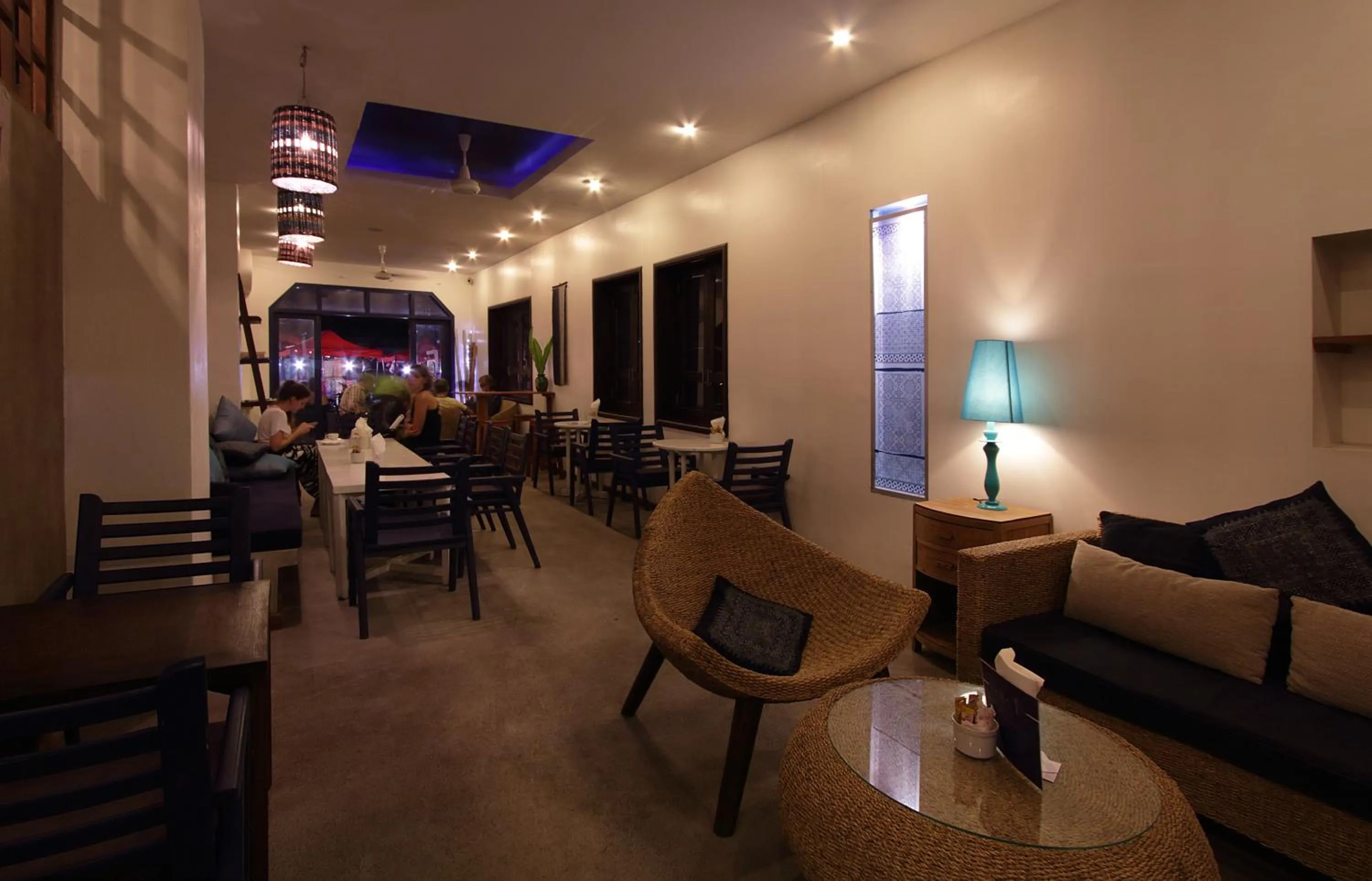 Restaurant/places to eat in Indigo House Hotel