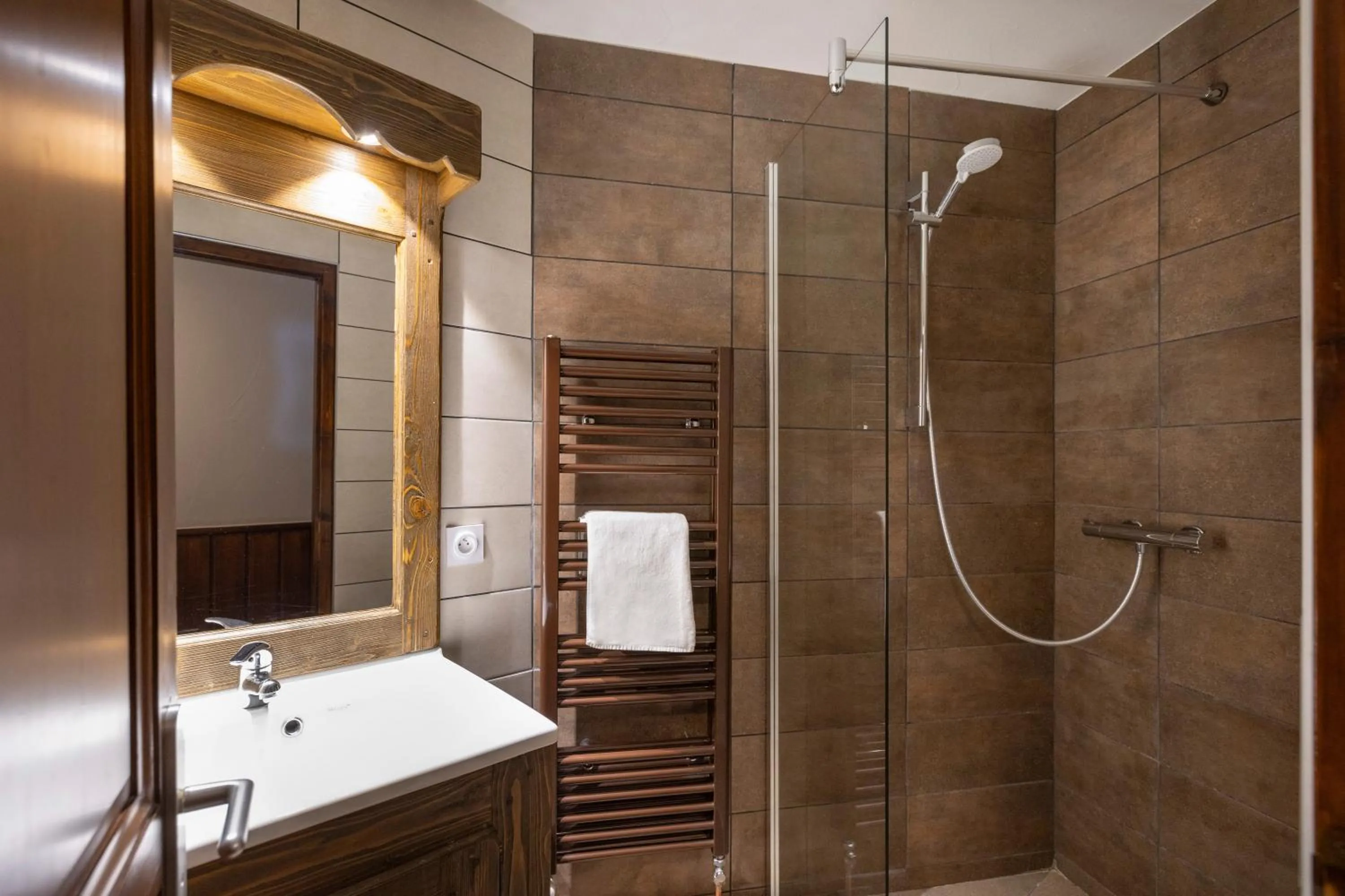 Chalet Val 2400