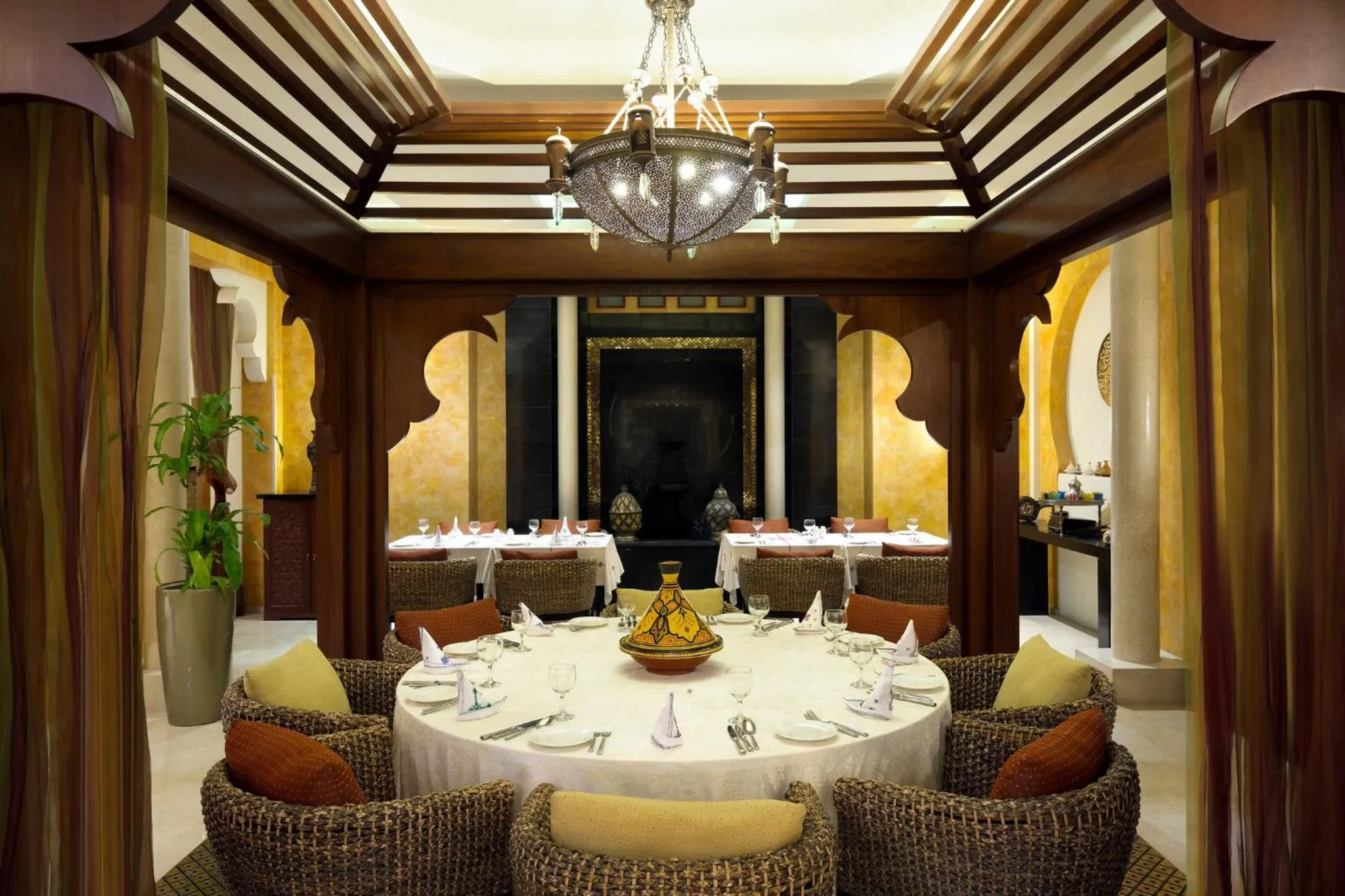 Restaurant/places to eat in Crowne Plaza Al Khobar by IHG