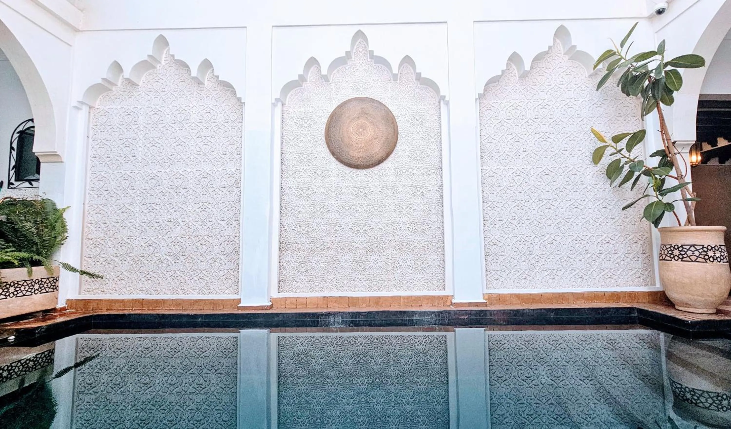 Swimming pool in Riad Alboraq