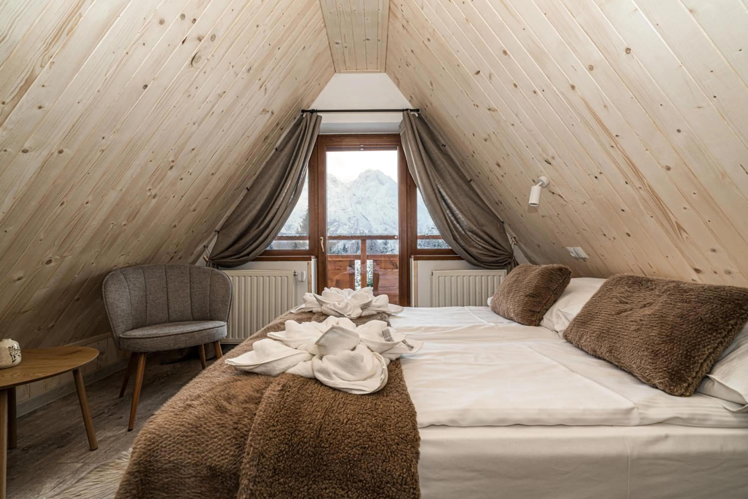 Bed in Willa Baciarka-basen, sauny i jacuzzi