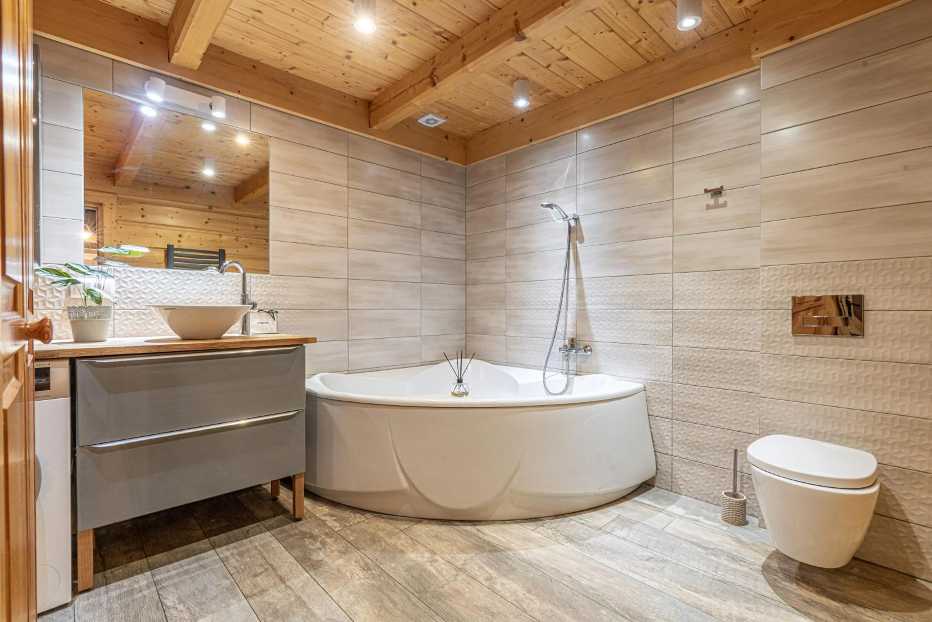 Toilet in Willa Baciarka-basen, sauny i jacuzzi