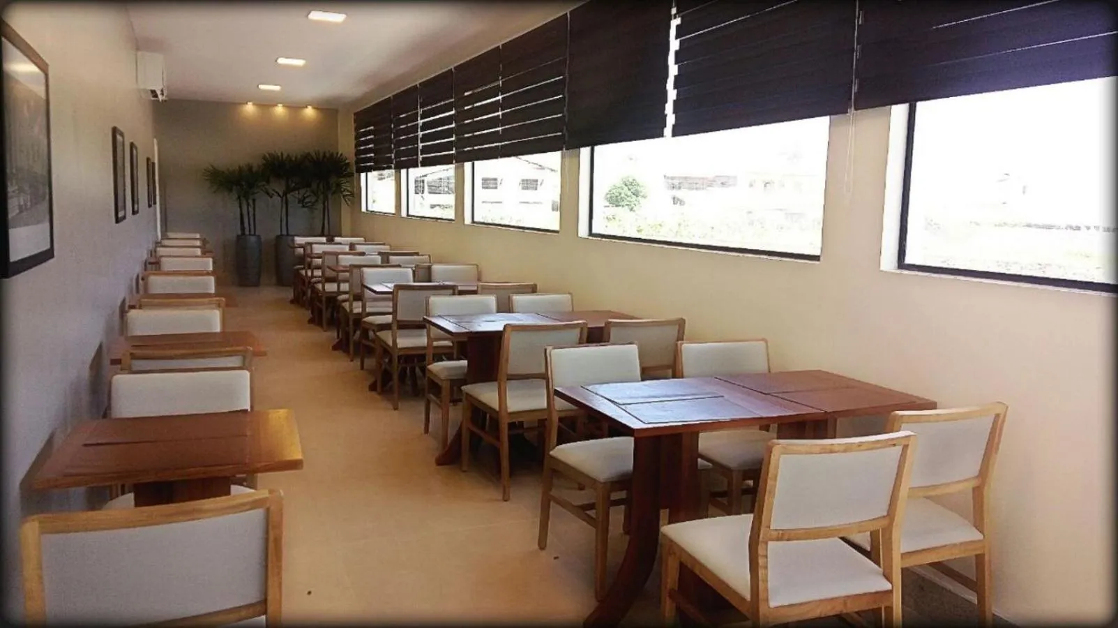 Restaurant/places to eat in Real Praia Hotel