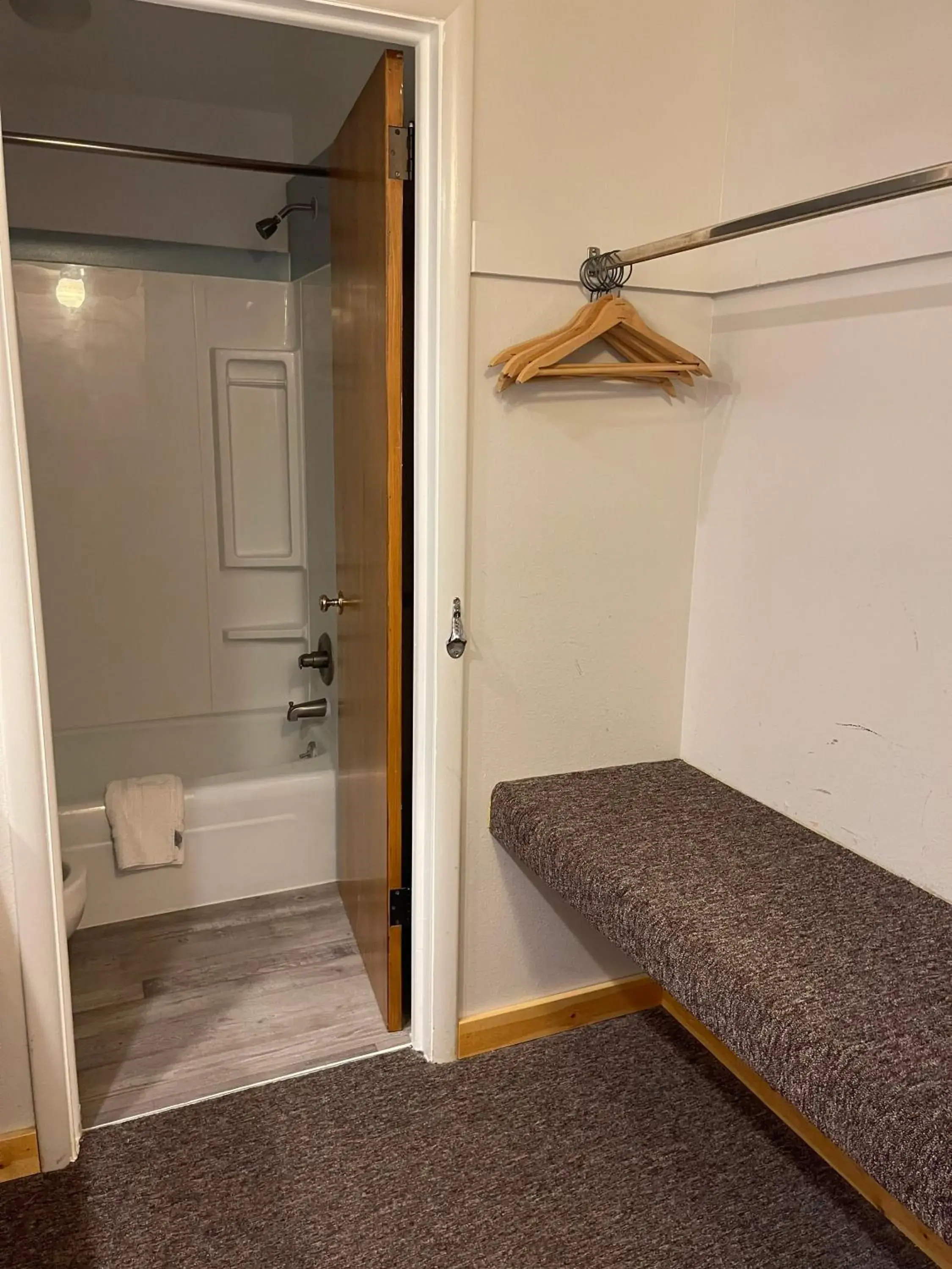 Double Room in Lava Mountain Lodge Double Room in Lava Mountain Lodge