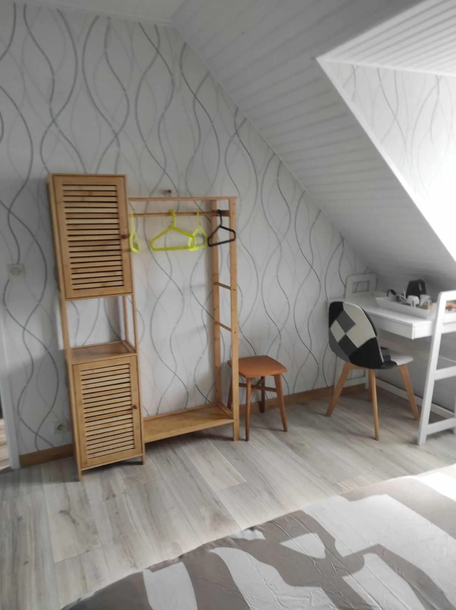 wardrobe, Bed in Fée Morgane - Chambres