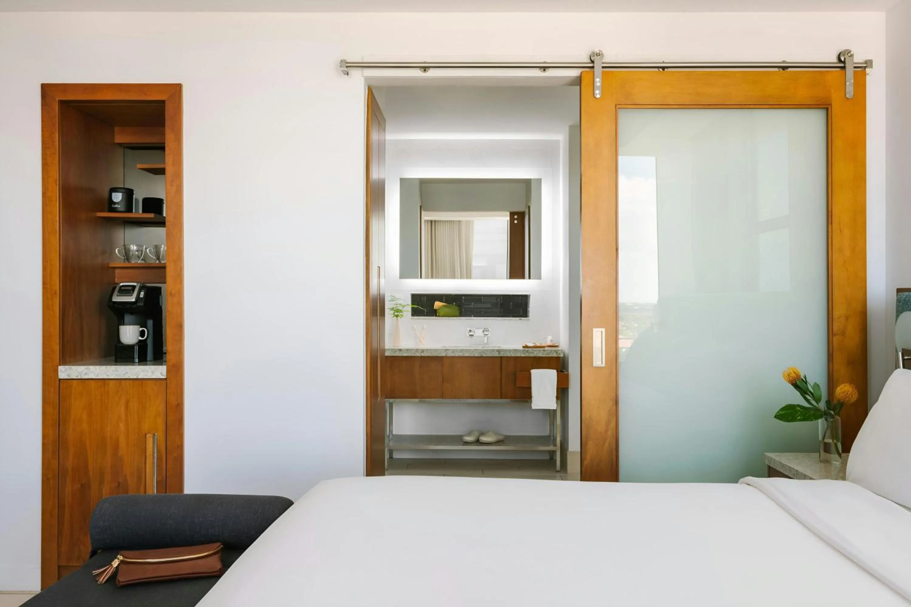 Bedroom, Bed in The Circ Hotel Hollywood, Sonder by Marriott Bonvoy