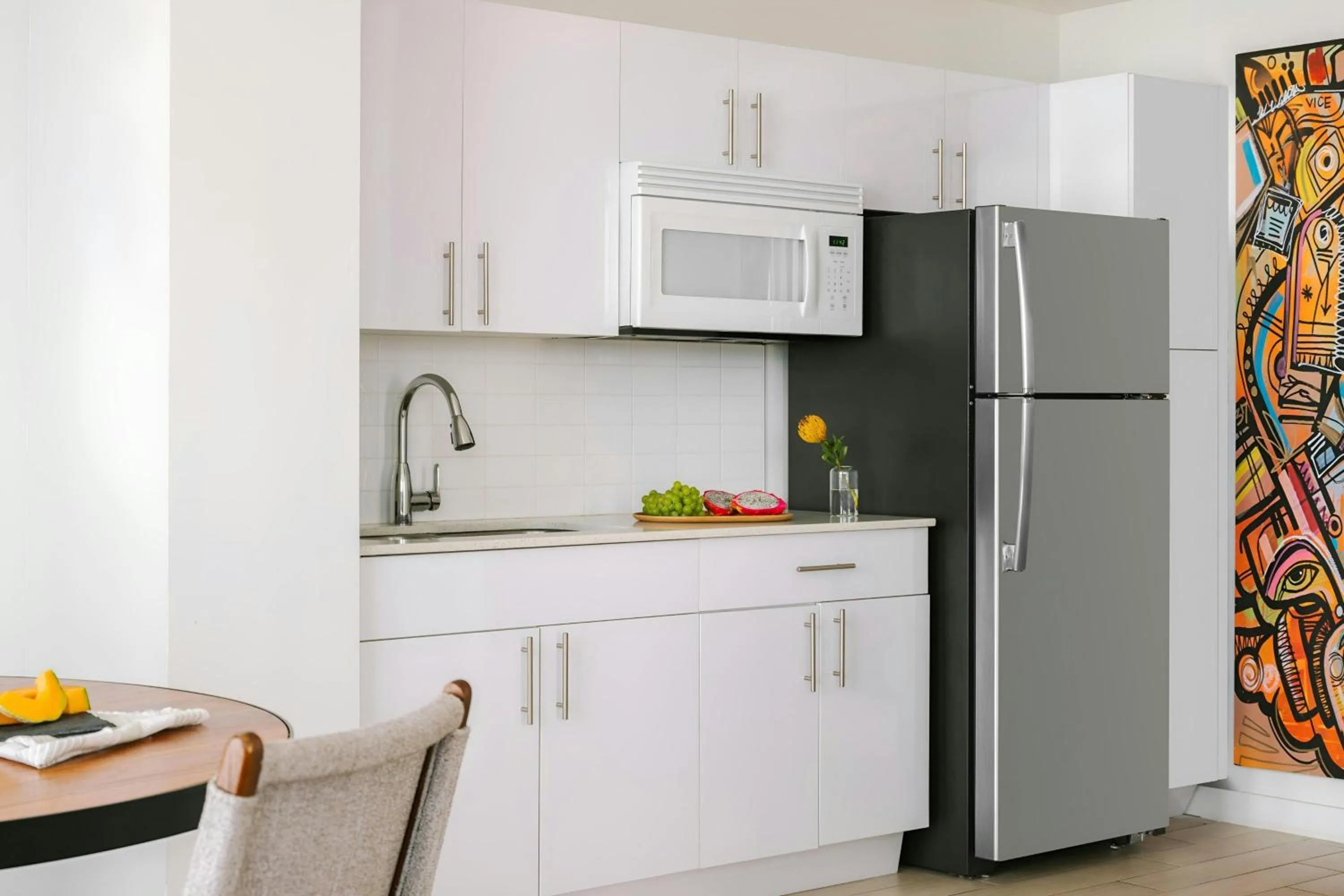 Kitchen or kitchenette in The Circ Hotel Hollywood, Sonder by Marriott Bonvoy