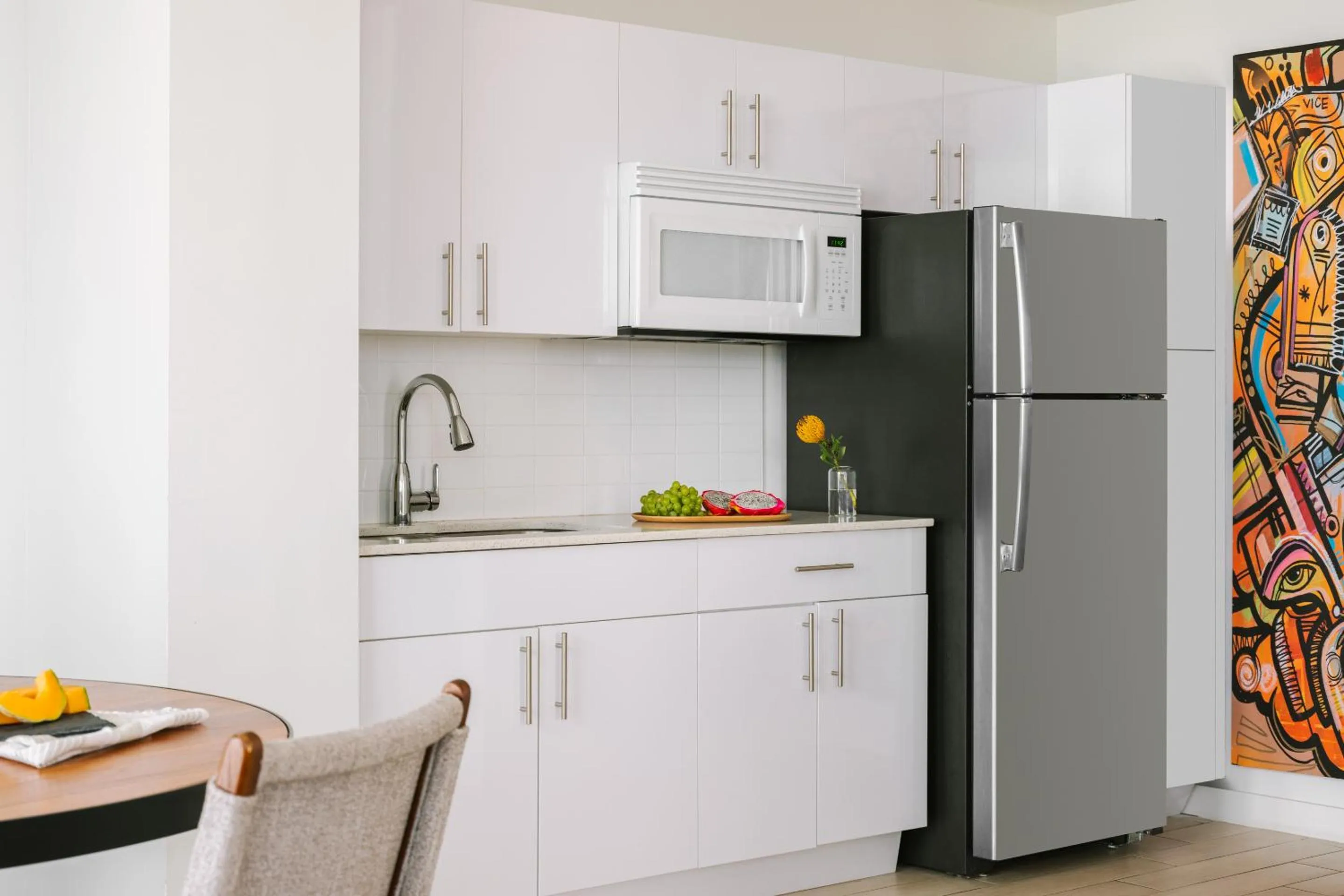 Living room in The Circ powered by Sonder