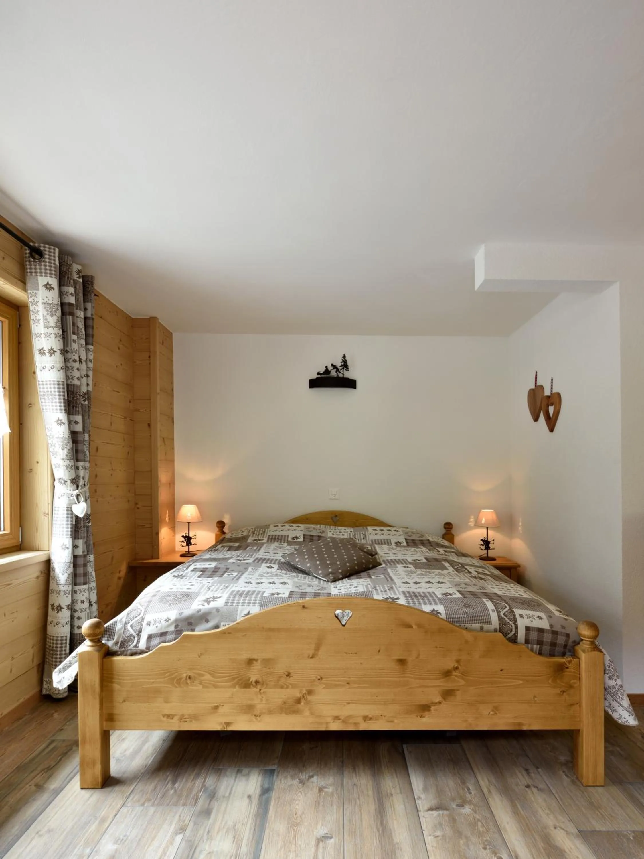 Bedroom, Bed in Hotel Les Mélèzes