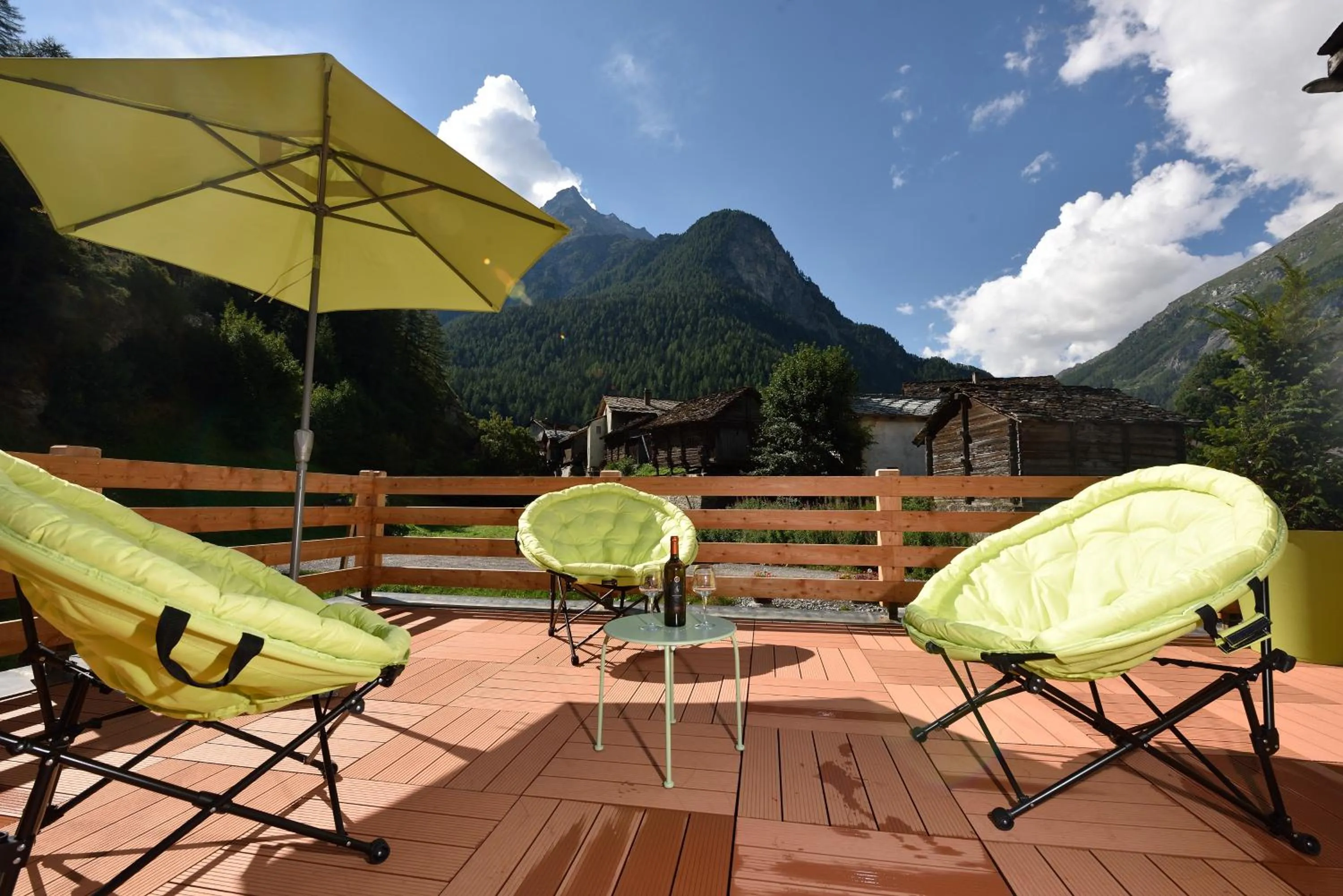 Spring in Hotel Les Mélèzes