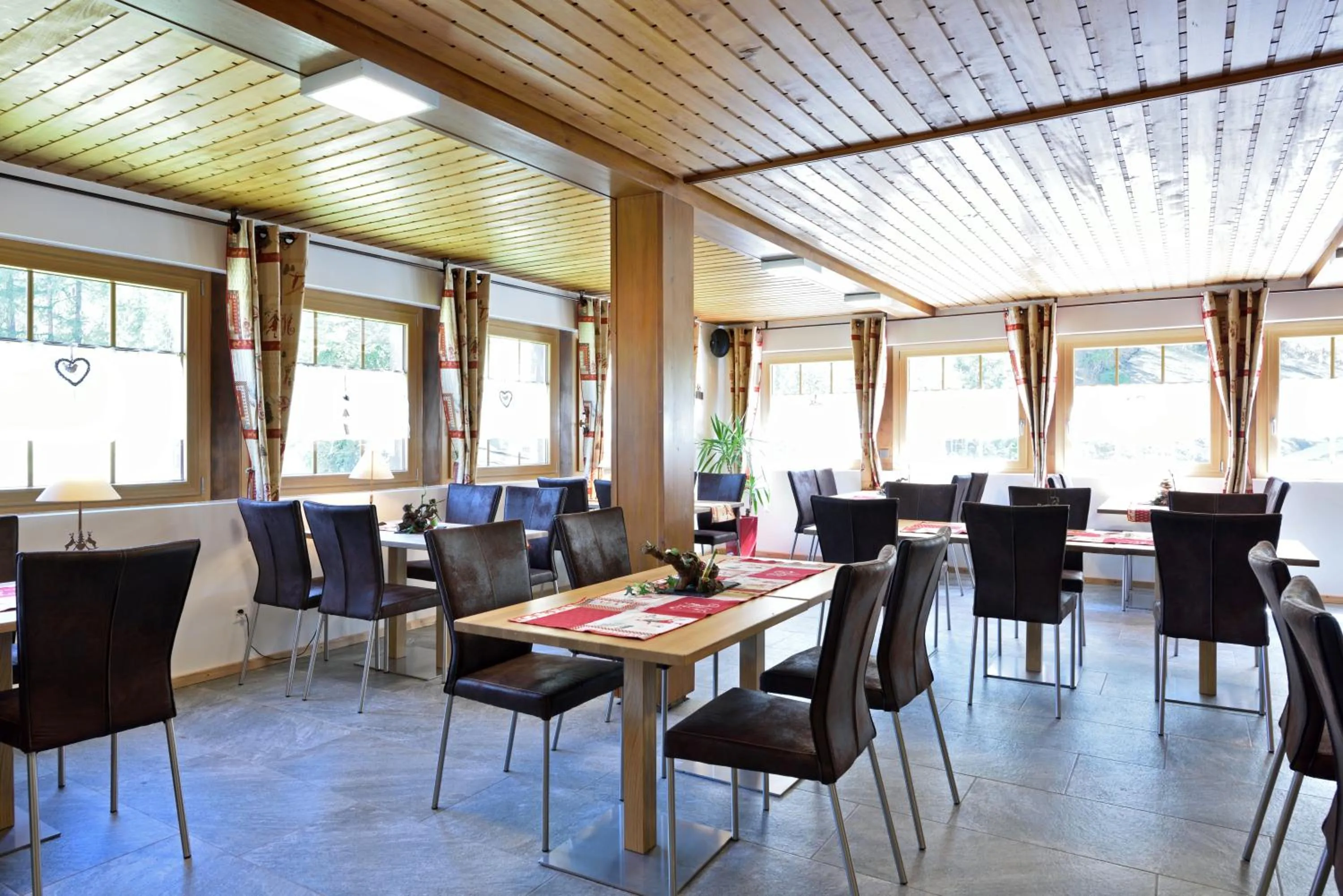 Restaurant/places to eat in Hotel Les Mélèzes