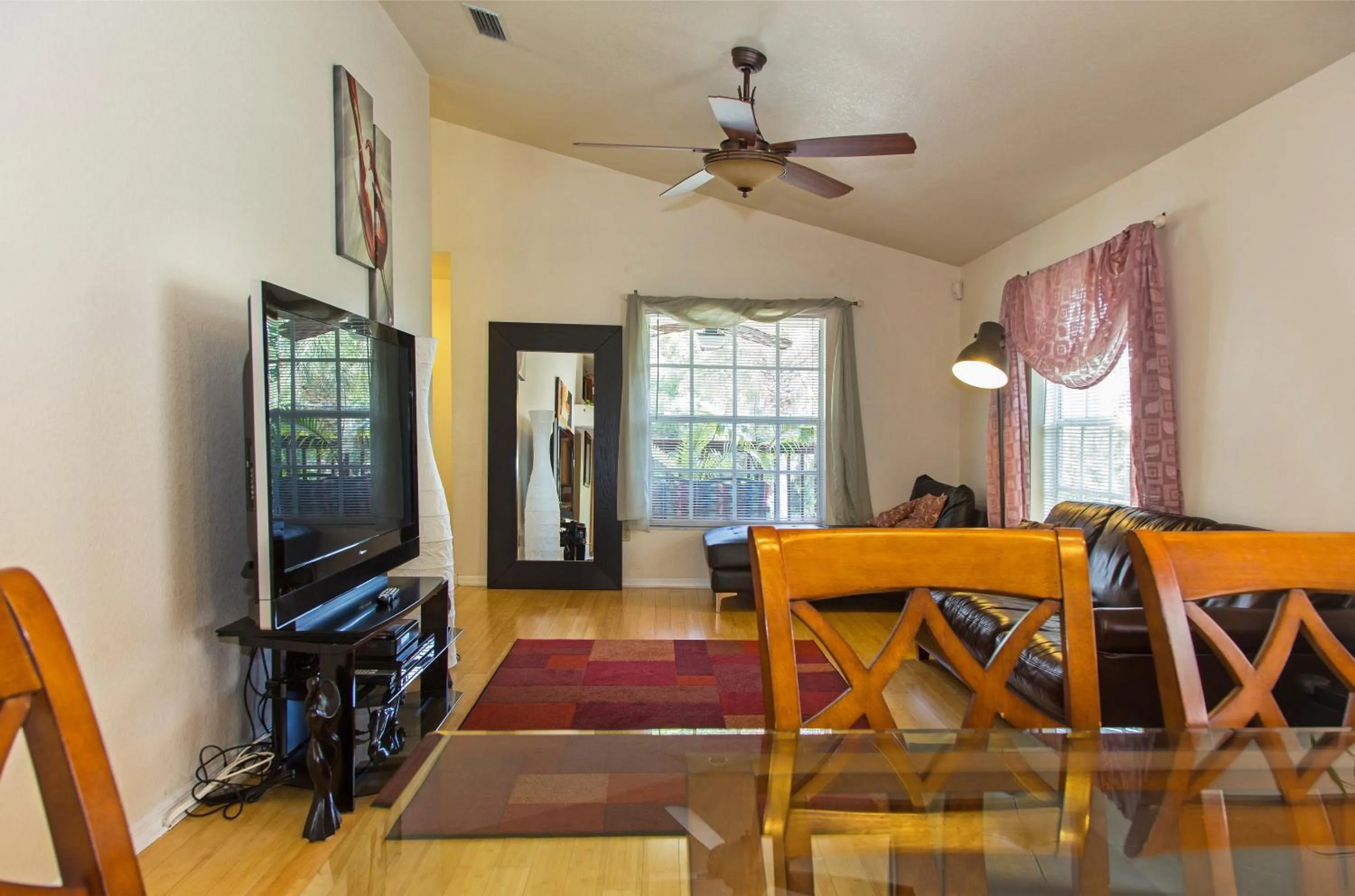Living room in TreeHouse