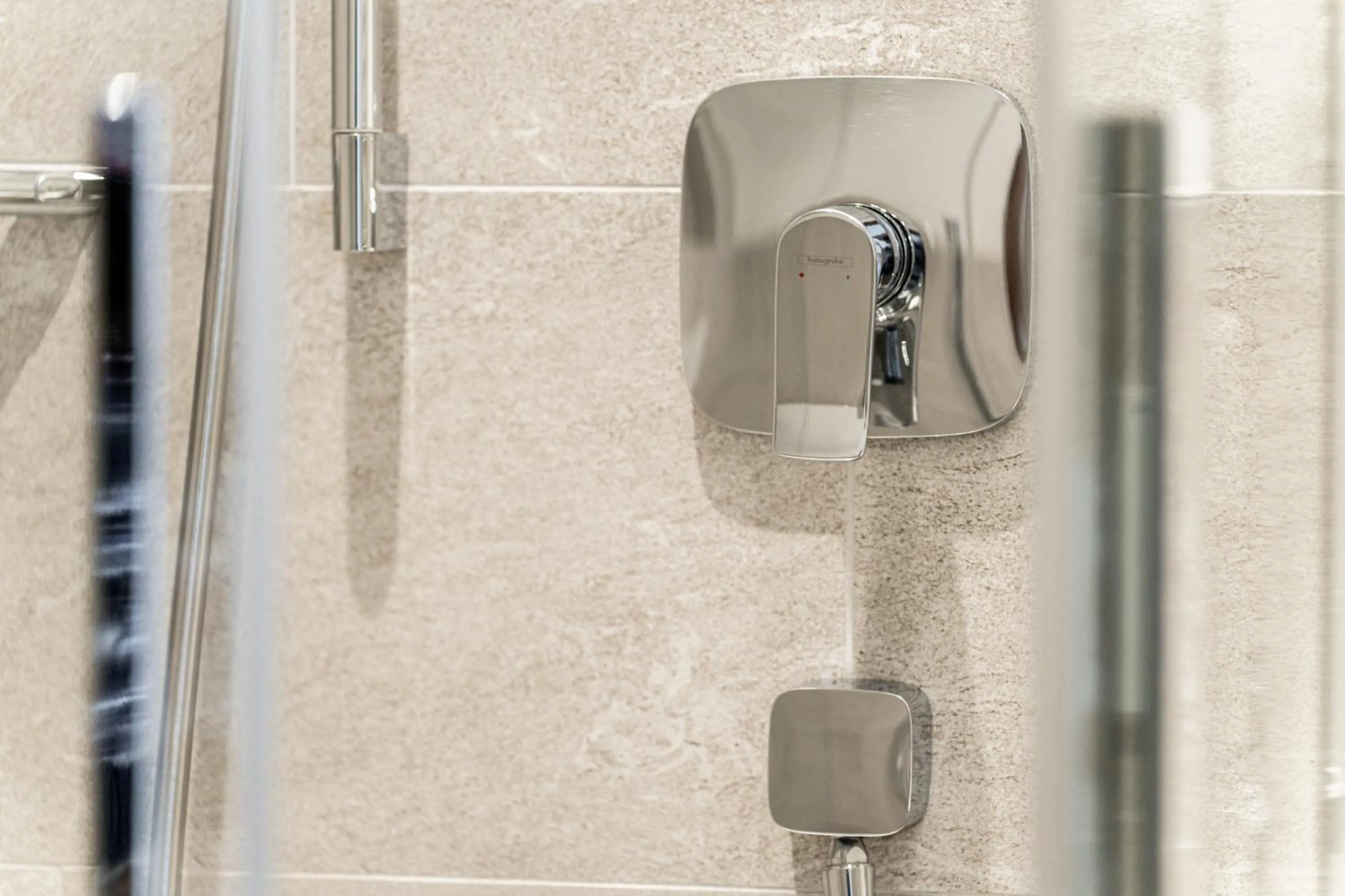 Shower in Hotel Parnass